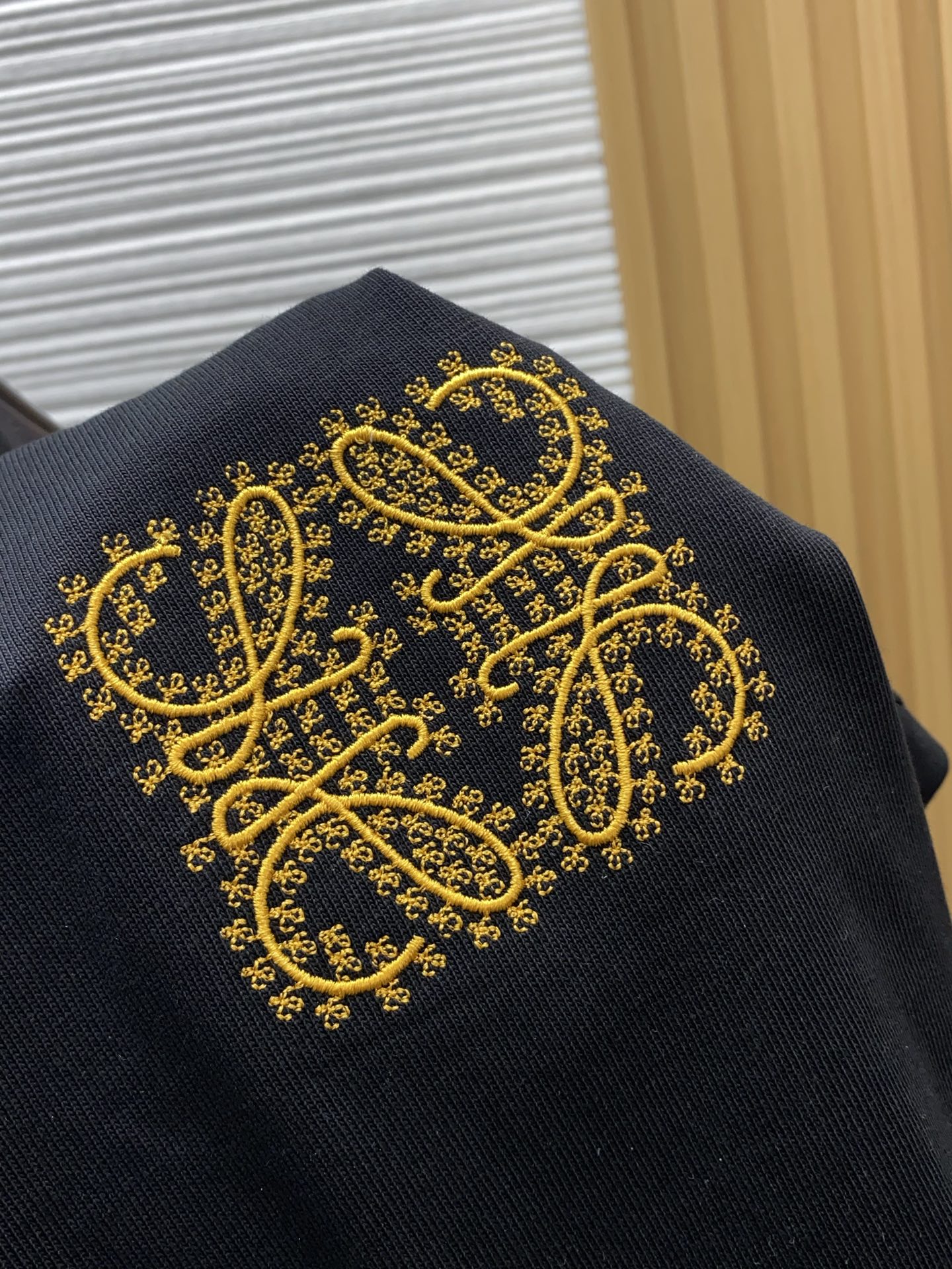 罗意威 2026新款AW新品，时尚休闲打短袖 专柜同步有售，定制长绒棉面料，工艺极度复杂，视觉相当雅致时