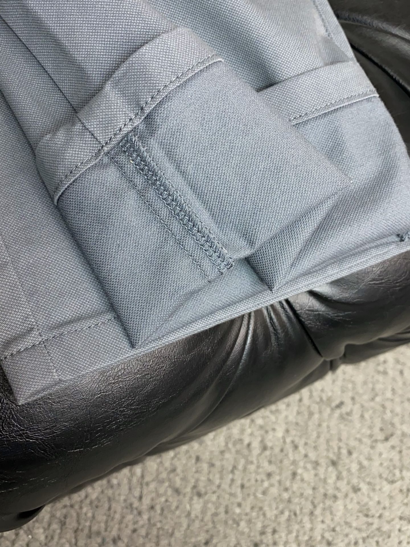 杰尼亚 2026春夏新款 休闲裤 干净利落剪裁，都市风十足 采用精纺面料手感软糯干爽，上身效果挺括有型。