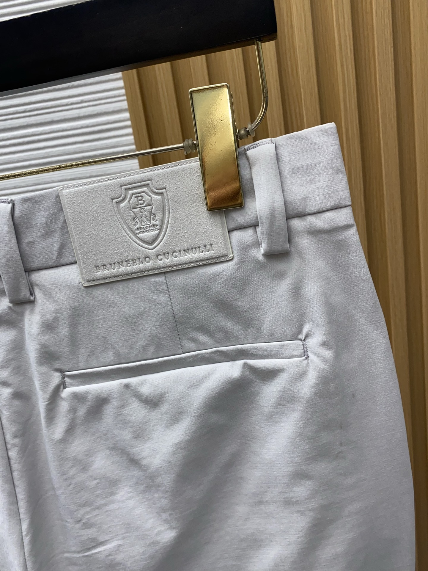 BC 2026春夏新款 休闲裤 干净利落剪裁，都市风十足 采用精纺面料手感软糯干爽，上身效果挺括有型。五