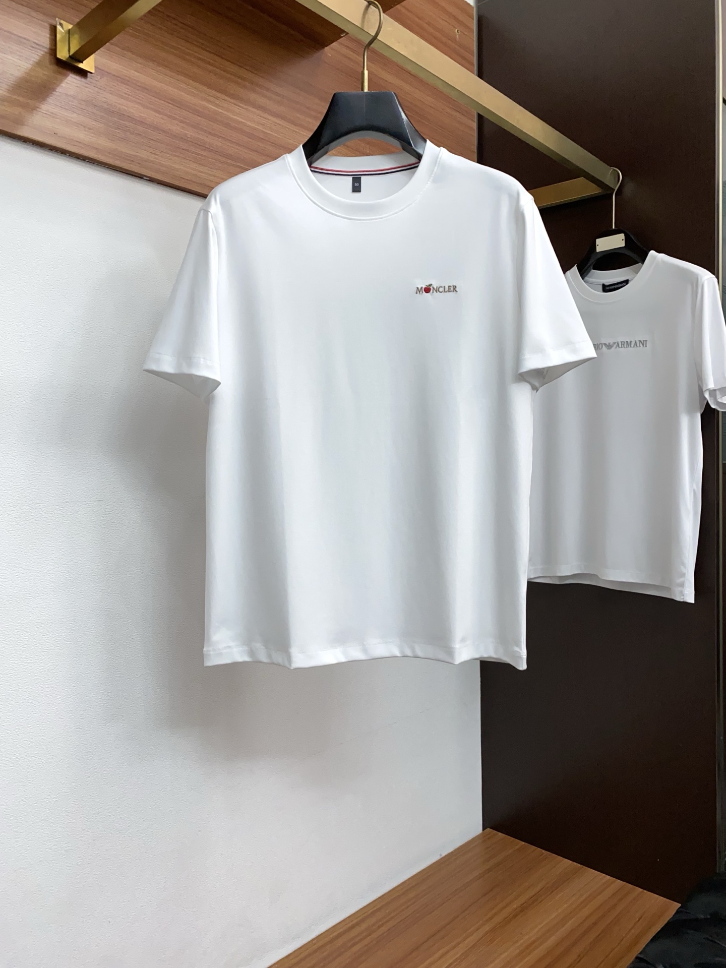 蒙口 26春夏秀款顶级定制100棉夏装T恤新品柔透、舒适、透气性佳、轻盈有垂感、四重纤维构造使得面料不容