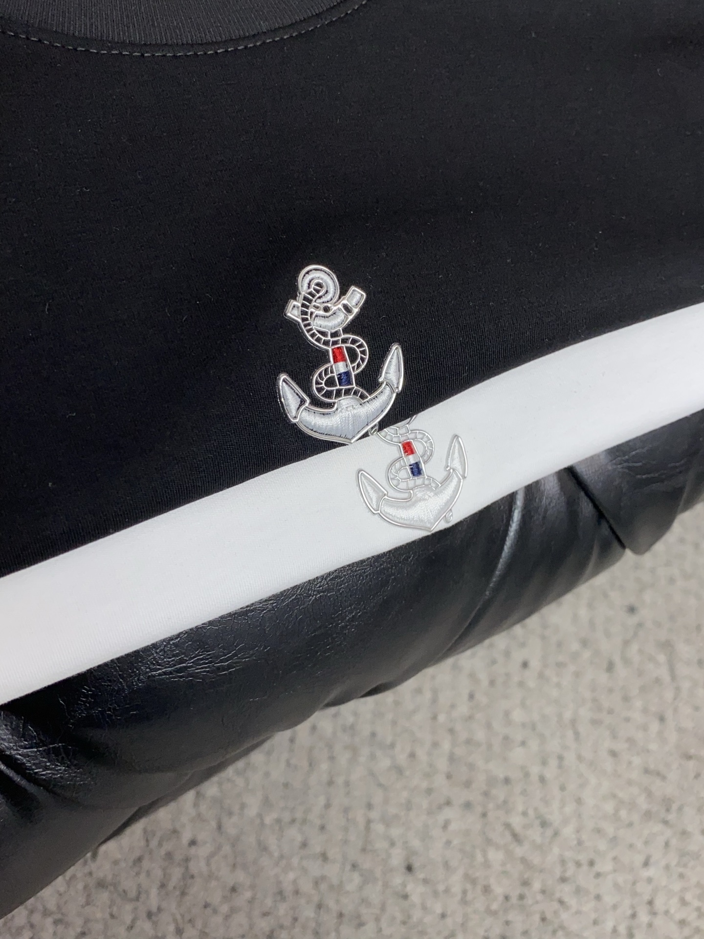 TB 26春夏秀款顶级定制100棉夏装T恤新品柔透、舒适、透气性佳、轻盈有垂感、四重纤维构造使得面料不容