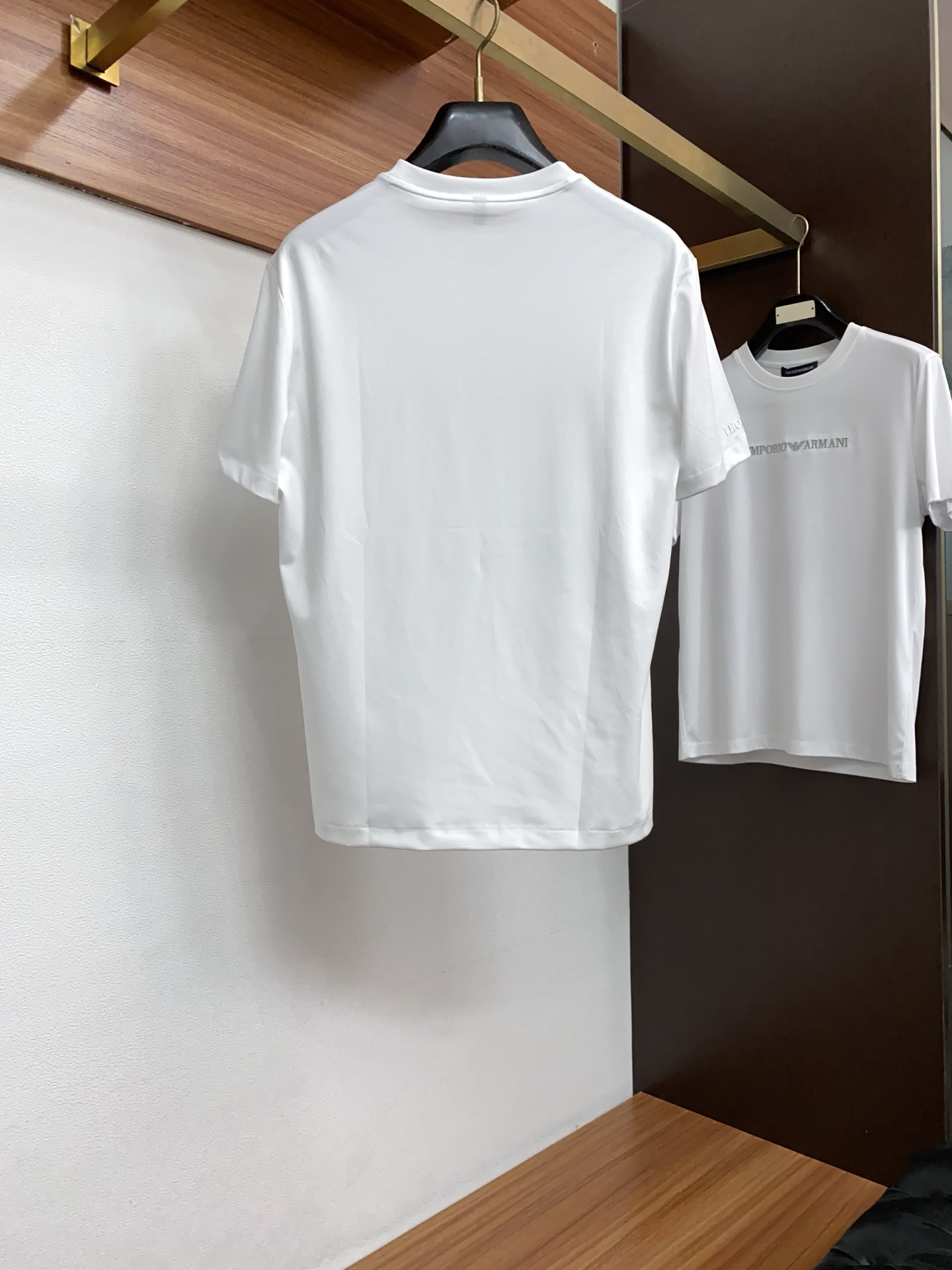 TB 26春夏秀款顶级定制100棉夏装T恤新品柔透、舒适、透气性佳、轻盈有垂感、四重纤维构造使得面料不容