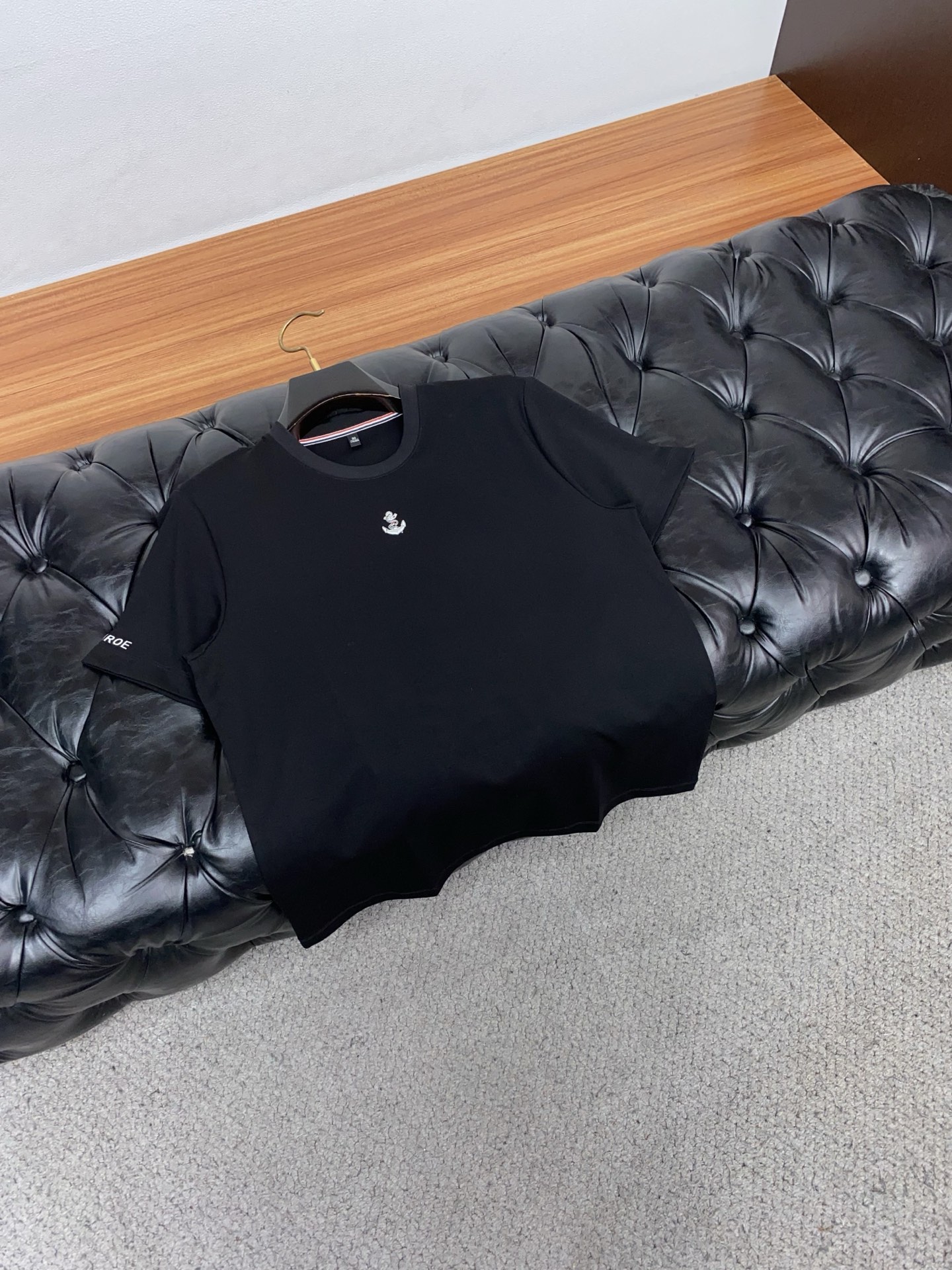 TB 26春夏秀款顶级定制100棉夏装T恤新品柔透、舒适、透气性佳、轻盈有垂感、四重纤维构造使得面料不容