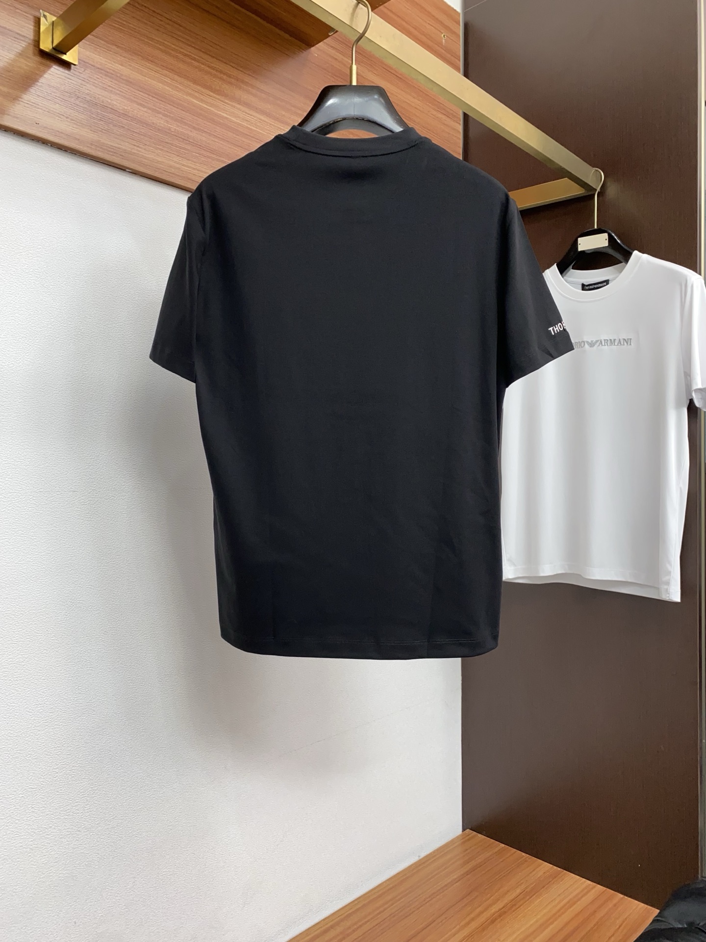 TB 26春夏秀款顶级定制100棉夏装T恤新品柔透、舒适、透气性佳、轻盈有垂感、四重纤维构造使得面料不容