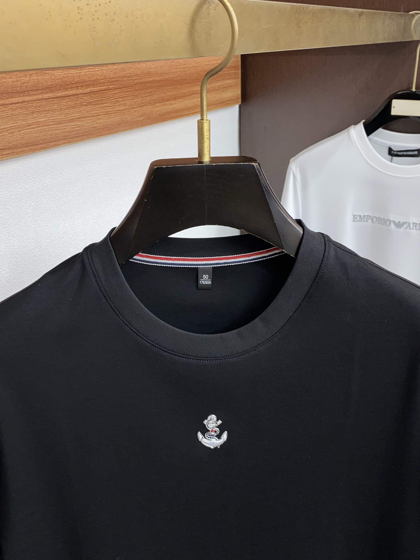 TB 26春夏秀款顶级定制100棉夏装T恤新品柔透、舒适、透气性佳、轻盈有垂感、四重纤维构造使得面料不容