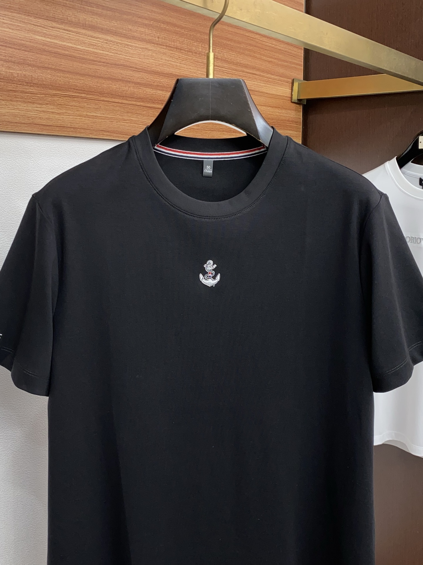 TB 26春夏秀款顶级定制100棉夏装T恤新品柔透、舒适、透气性佳、轻盈有垂感、四重纤维构造使得面料不容