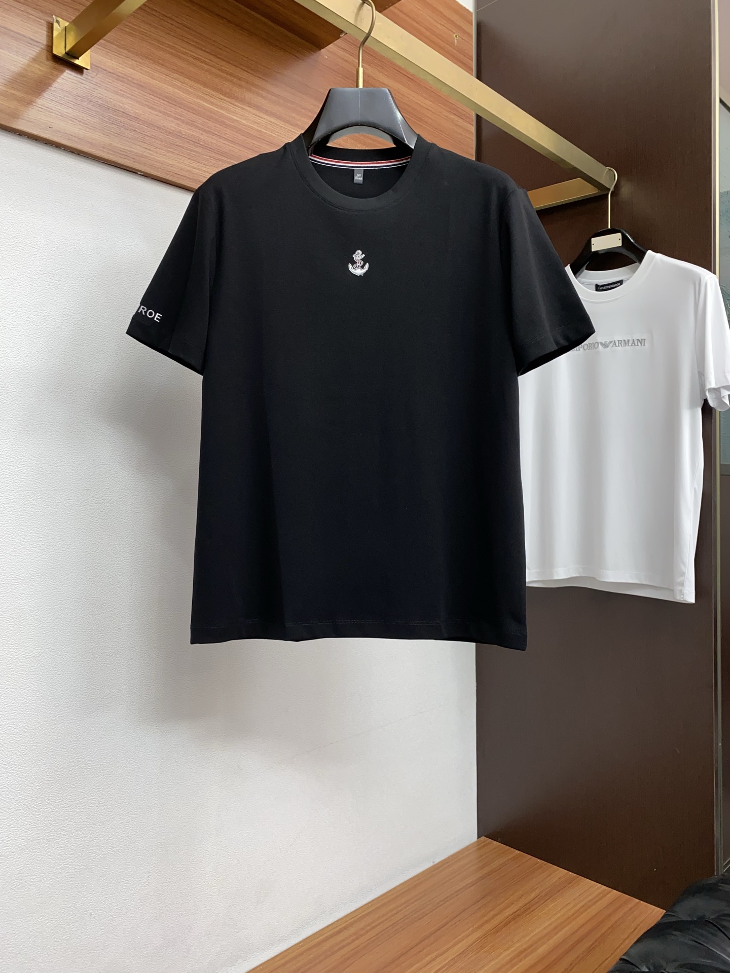 TB 26春夏秀款顶级定制100棉夏装T恤新品柔透、舒适、透气性佳、轻盈有垂感、四重纤维构造使得面料不容