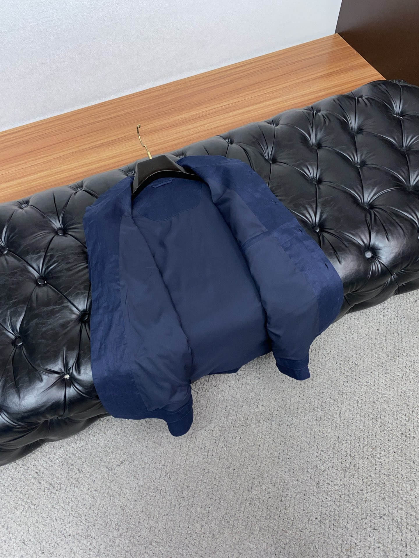 布鲁提 2026新款男士休闲定制商务麻料夹克外套。穿上简约干练的休闲外套，瞬间重回时髦霸气，又是活力满满