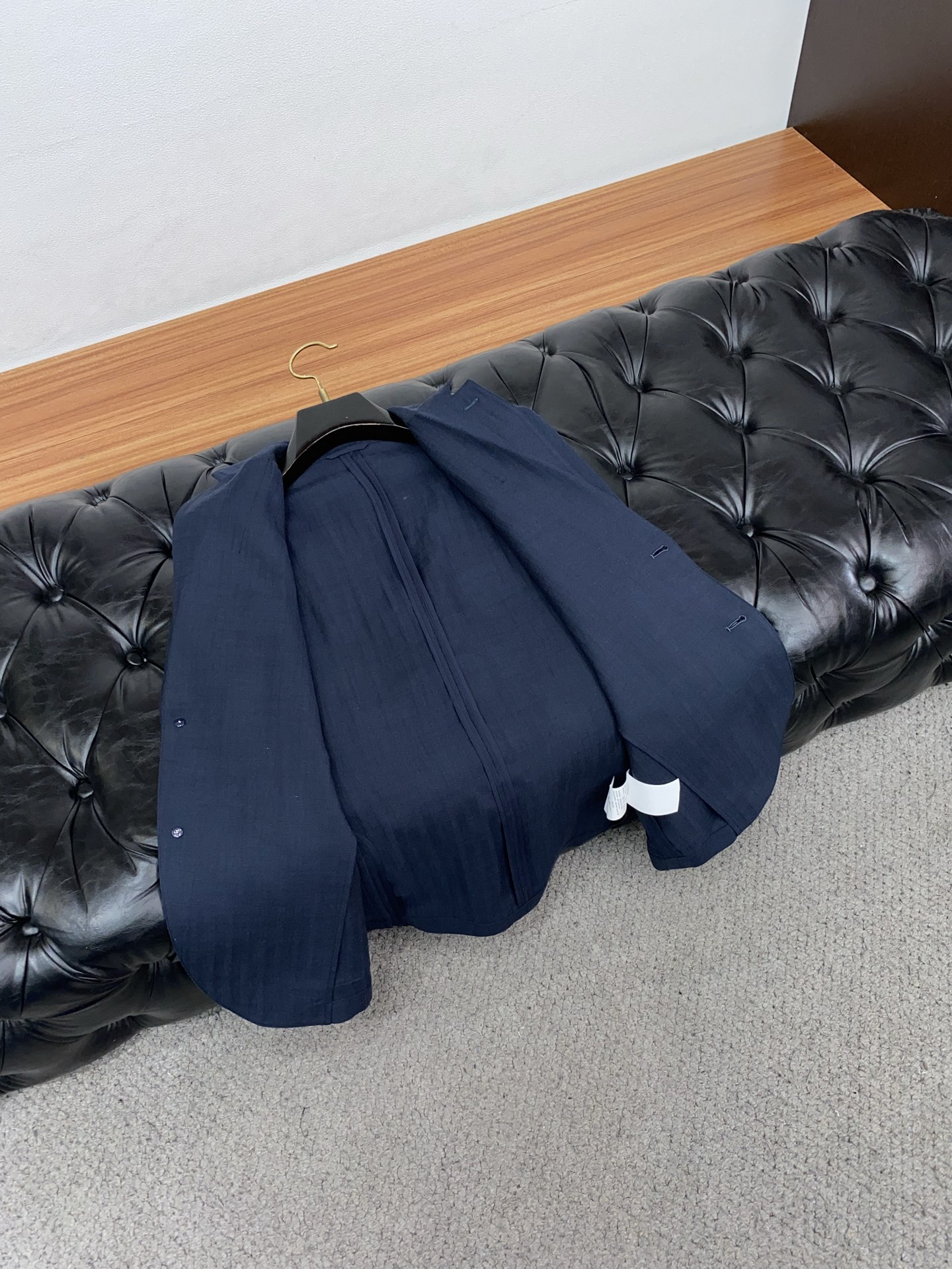 Loro Piana 诺悠翩雅 2026新款男士休闲定制麻料西装夹克外套。穿上简约干练的休闲外套，瞬间重