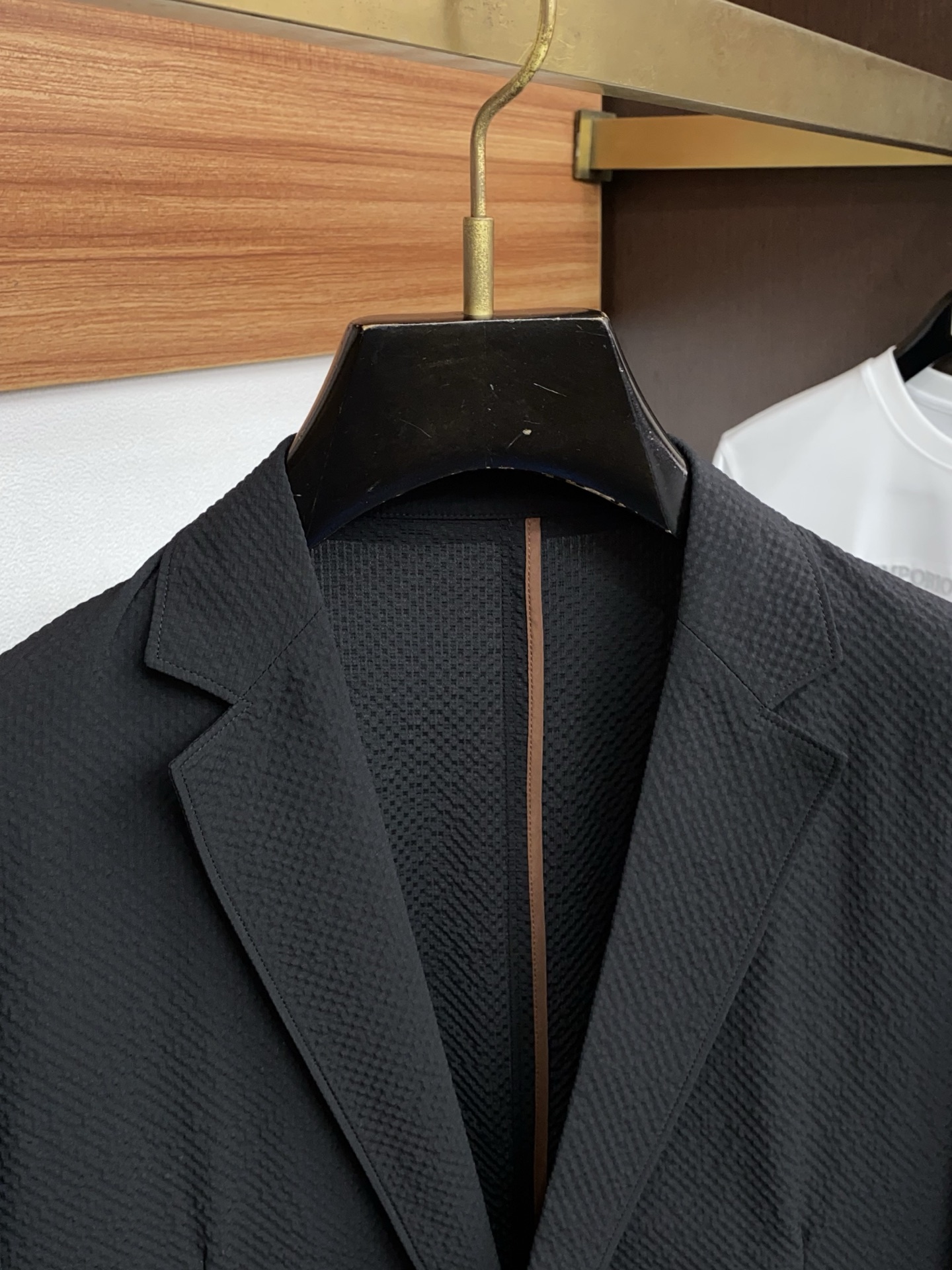 杰尼亚 2026新款男士休闲定制西装领夹克外套。穿上简约干练的休闲外套，瞬间重回时髦霸气，又是活力满满的