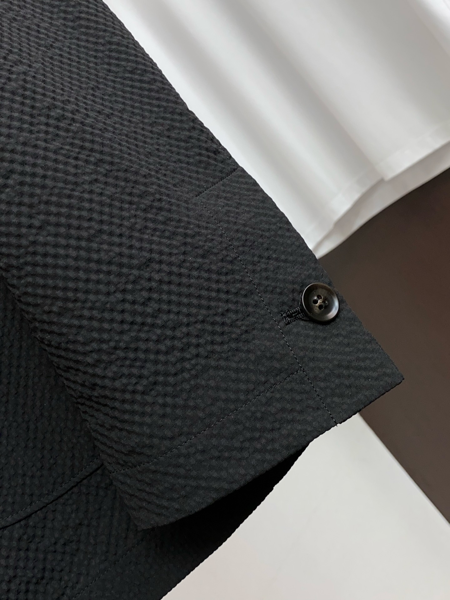 杰尼亚 2026新款男士休闲定制西装领夹克外套。穿上简约干练的休闲外套，瞬间重回时髦霸气，又是活力满满的