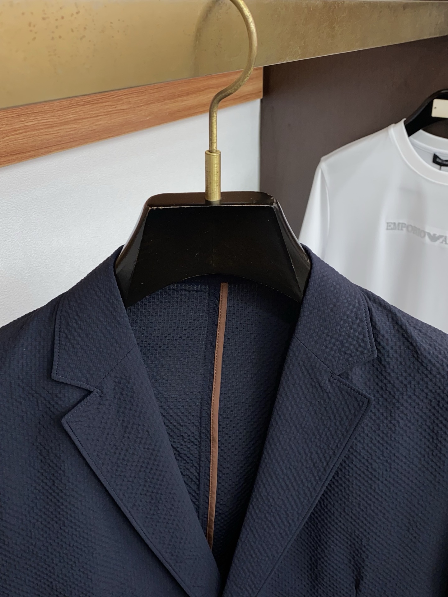 杰尼亚 2026新款男士休闲定制西装领夹克外套。穿上简约干练的休闲外套，瞬间重回时髦霸气，又是活力满满的