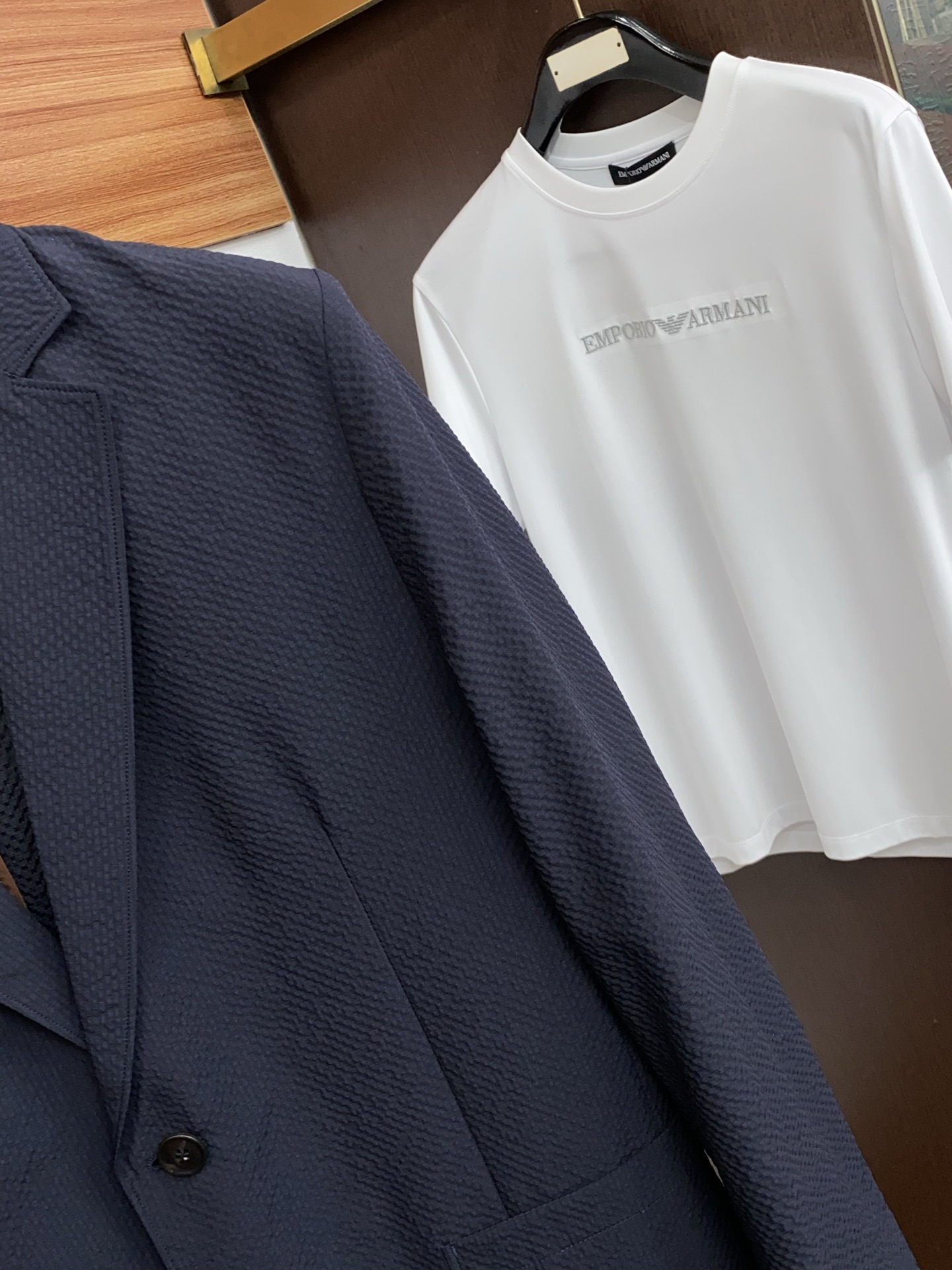 杰尼亚 2026新款男士休闲定制西装领夹克外套。穿上简约干练的休闲外套，瞬间重回时髦霸气，又是活力满满的