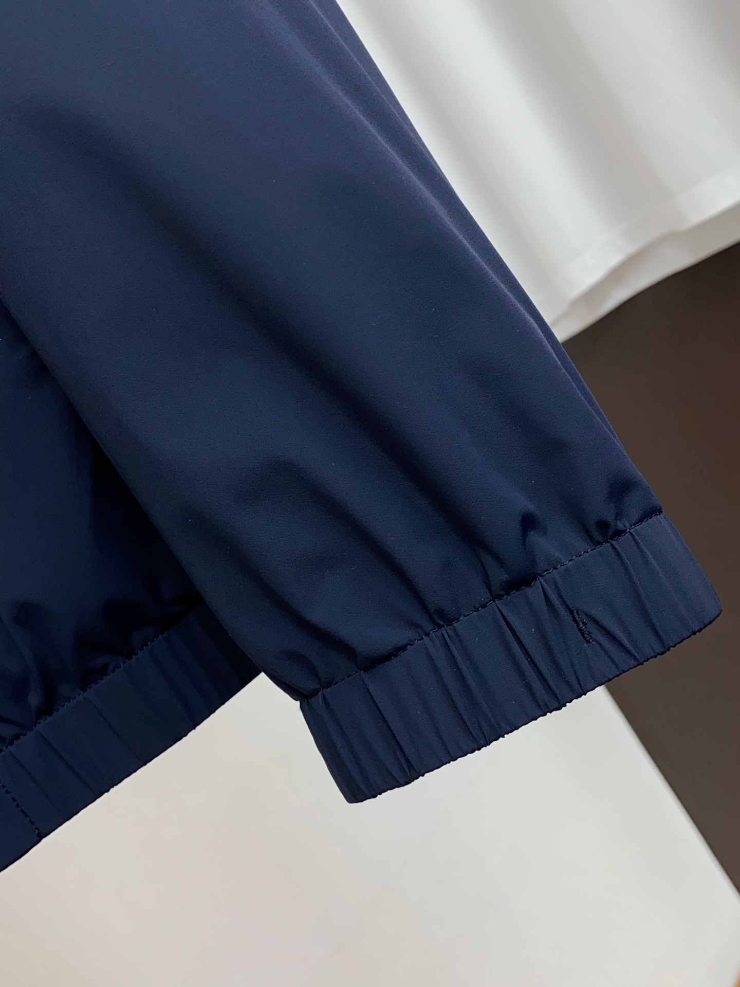 巴宝莉 2026新款男士休闲定制双面夹克外套。穿上简约干练的休闲外套，瞬间重回时髦霸气，又是活力满满的状