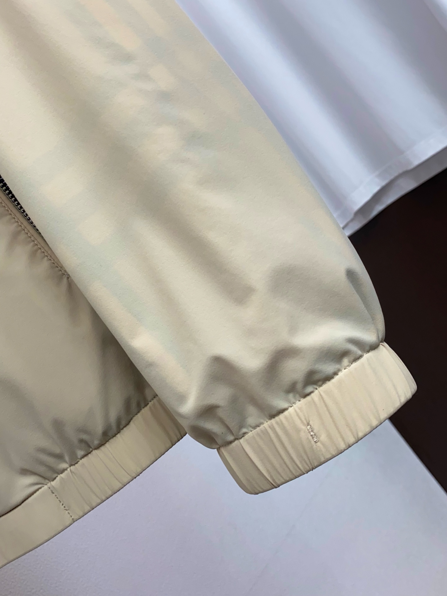 巴宝莉 2026新款男士休闲定制双面夹克外套。穿上简约干练的休闲外套，瞬间重回时髦霸气，又是活力满满的状