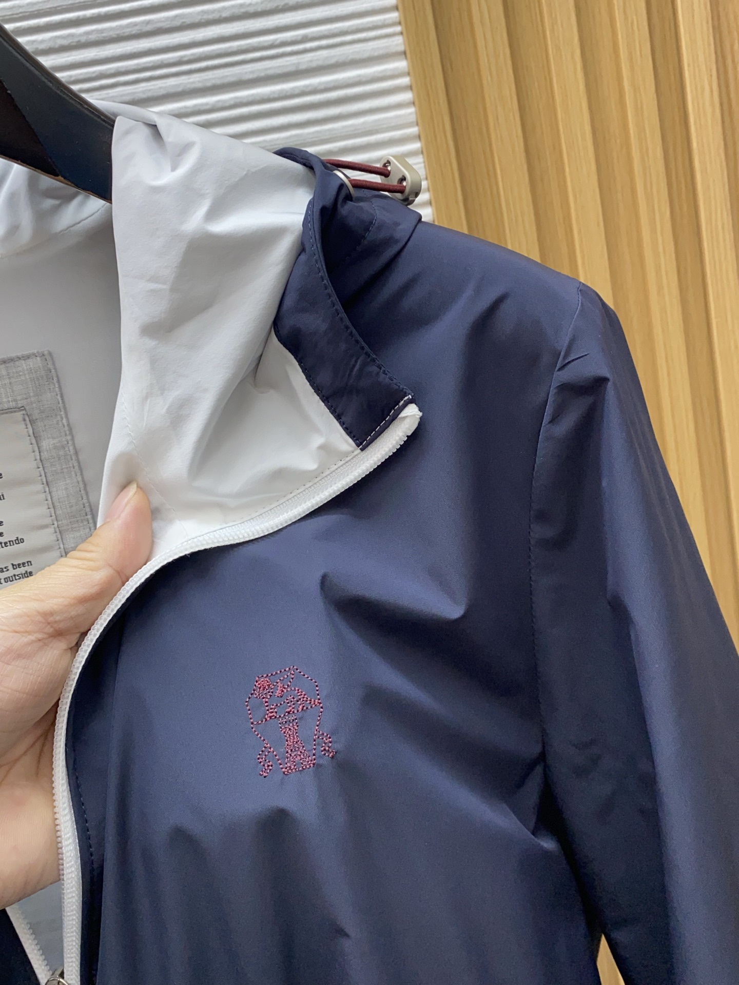 BC 2026新款男士休闲定制夹克外套。穿上简约干练的休闲外套，瞬间重回时髦霸气，又是活力满满的状态。史