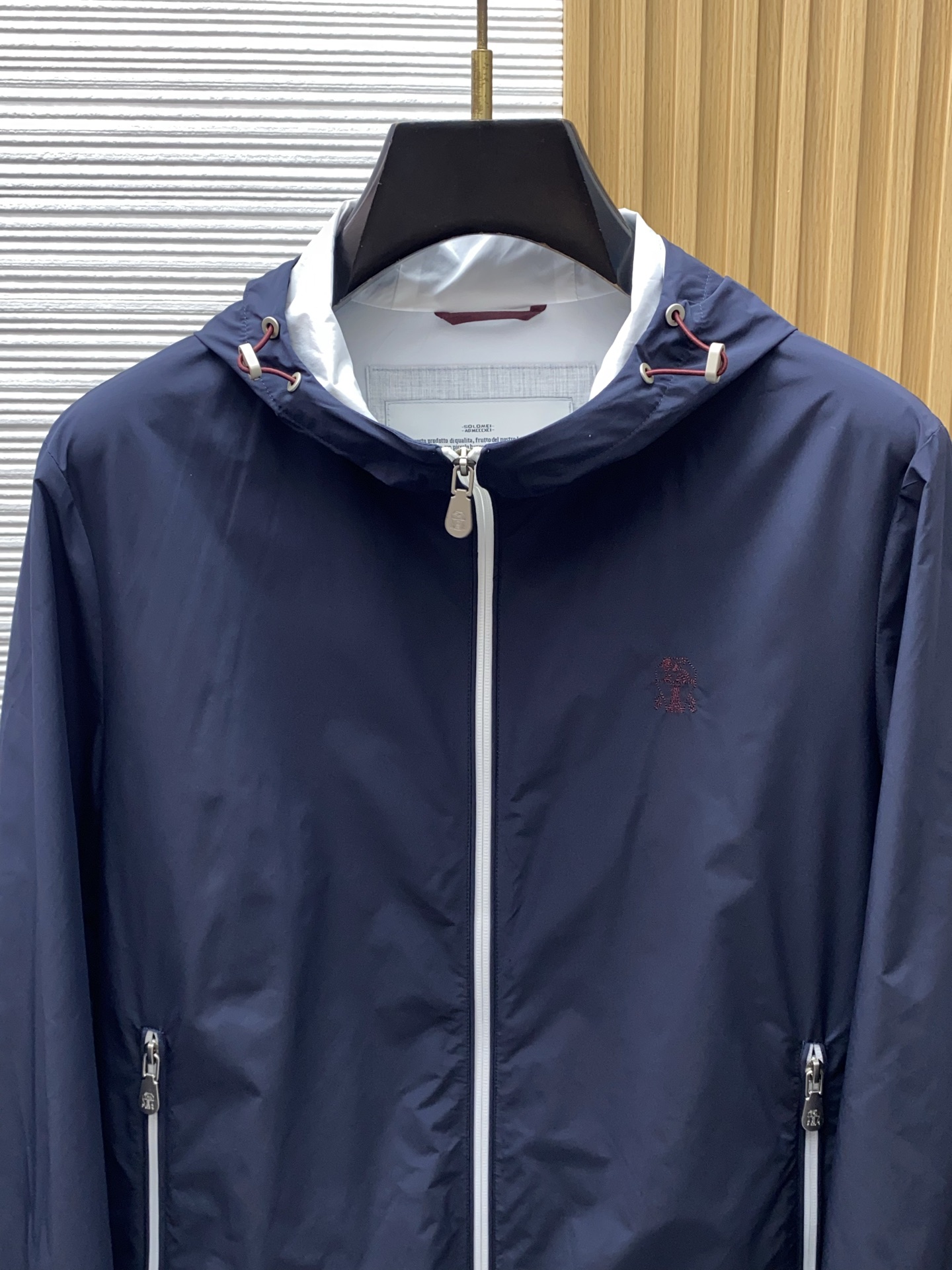 BC 2026新款男士休闲定制夹克外套。穿上简约干练的休闲外套，瞬间重回时髦霸气，又是活力满满的状态。史