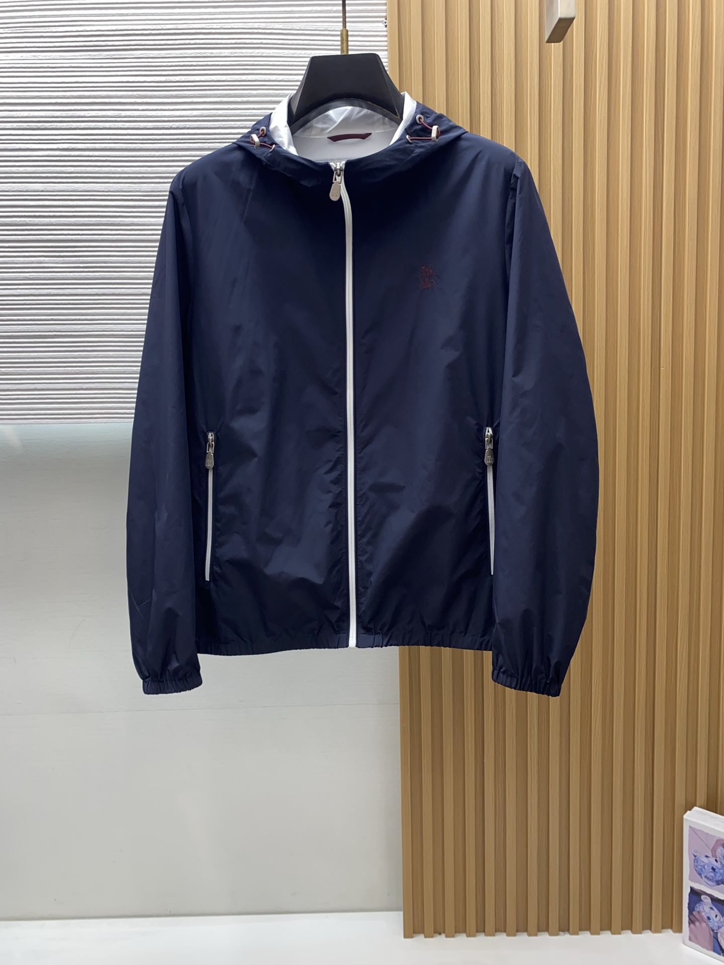 BC 2026新款男士休闲定制夹克外套。穿上简约干练的休闲外套，瞬间重回时髦霸气，又是活力满满的状态。史