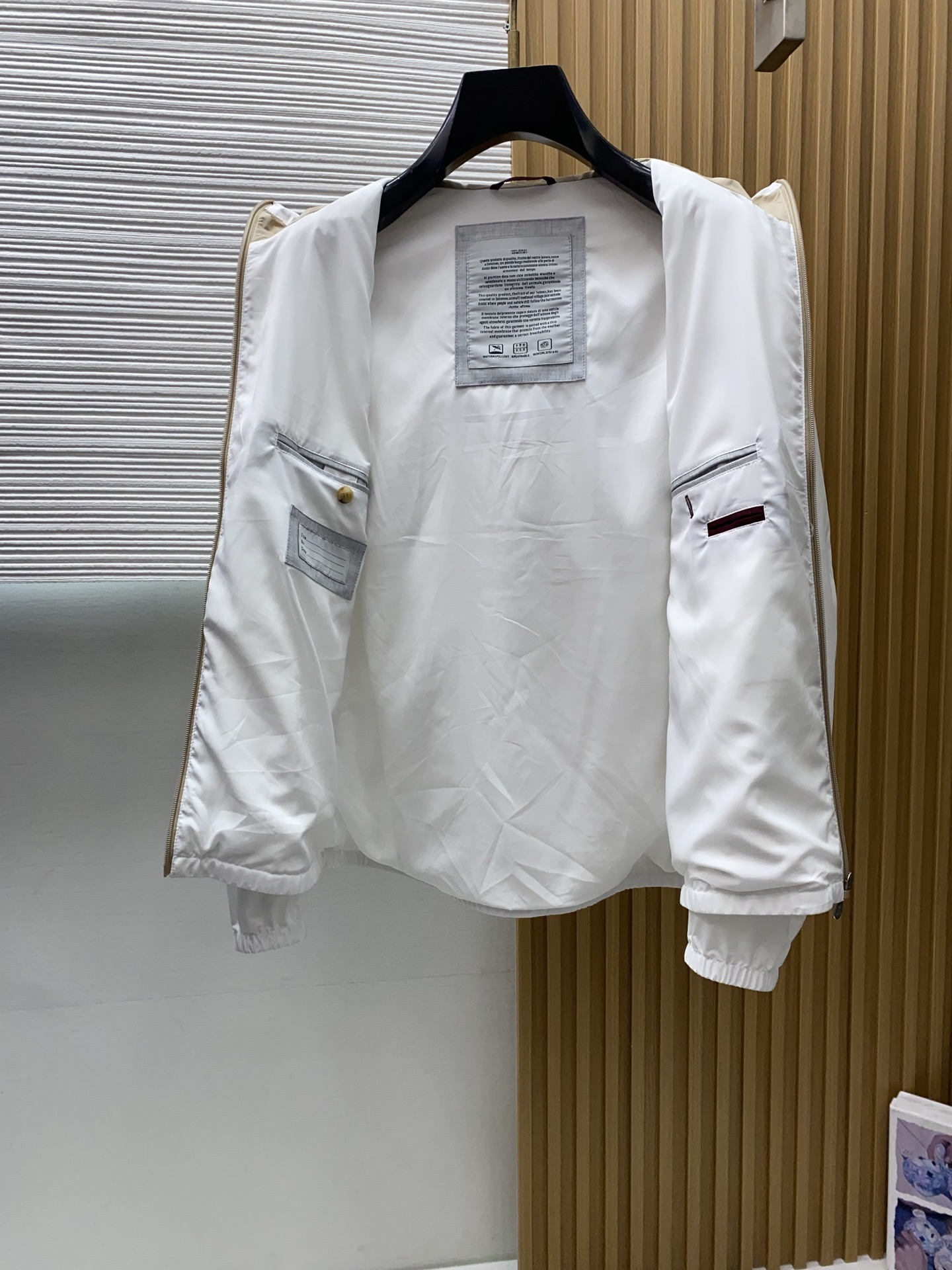 BC 2026新款男士休闲定制夹克外套。穿上简约干练的休闲外套，瞬间重回时髦霸气，又是活力满满的状态。史