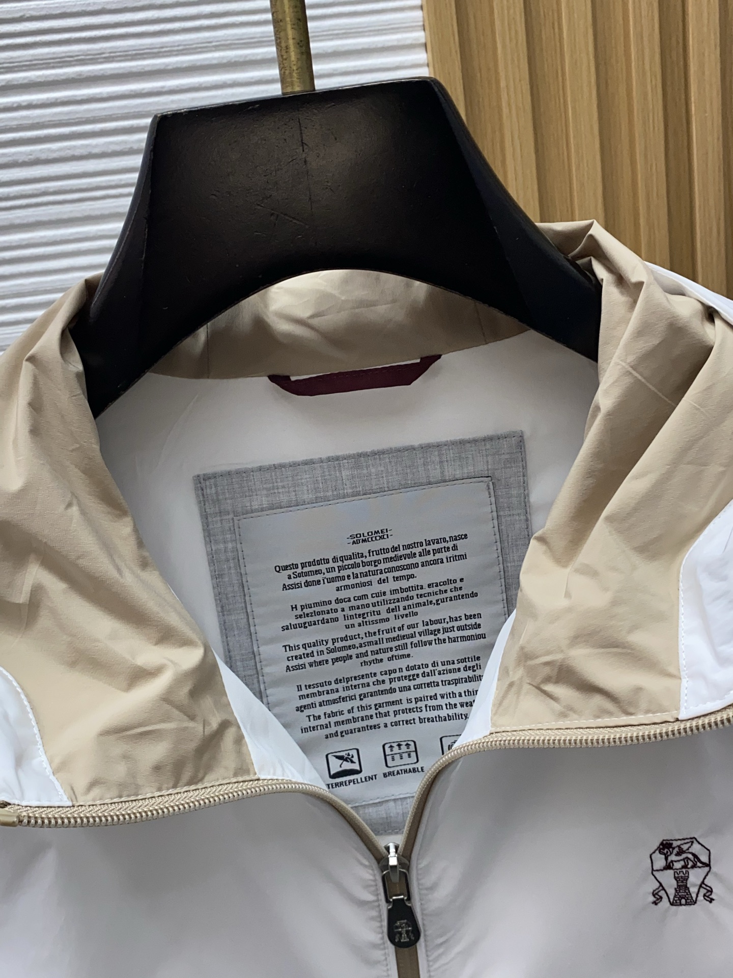 BC 2026新款男士休闲定制夹克外套。穿上简约干练的休闲外套，瞬间重回时髦霸气，又是活力满满的状态。史