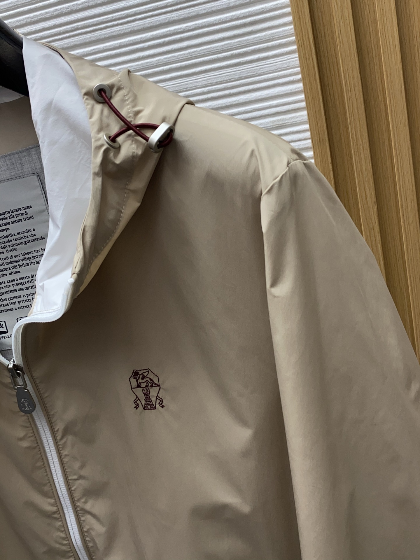 BC 2026新款男士休闲定制夹克外套。穿上简约干练的休闲外套，瞬间重回时髦霸气，又是活力满满的状态。史