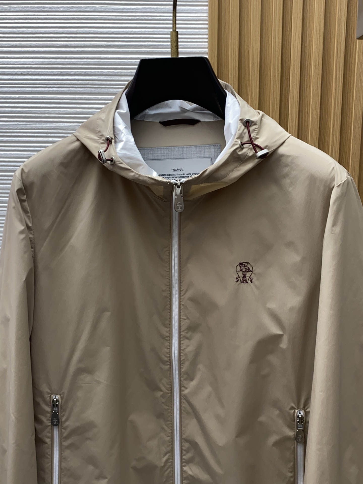 BC 2026新款男士休闲定制夹克外套。穿上简约干练的休闲外套，瞬间重回时髦霸气，又是活力满满的状态。史