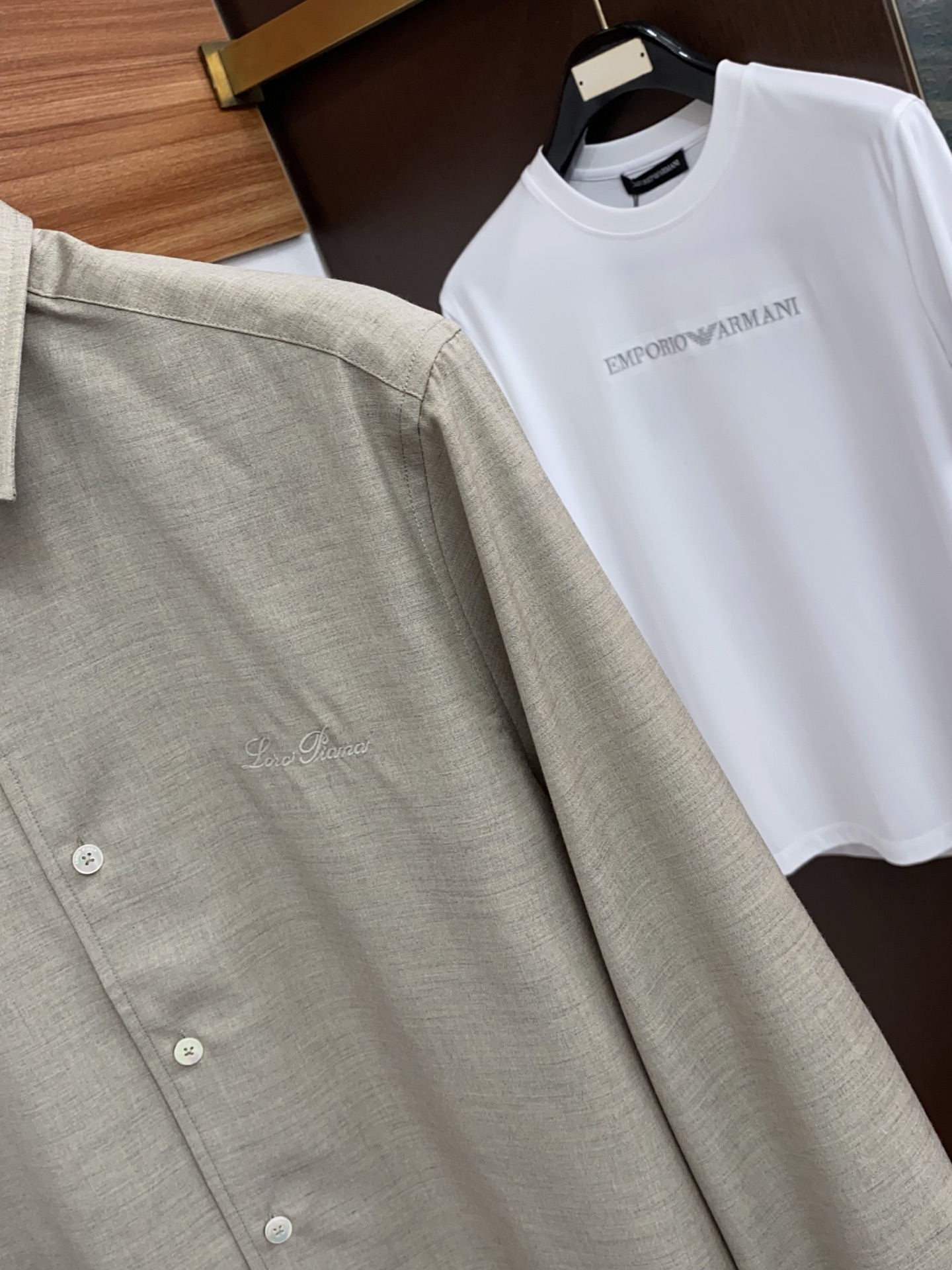 Loro Piana 诺悠翩雅 专柜最新款长袖衬衣，贸易公司渠道稀出，领先官网发售！经典休闲衬衫搭配独特