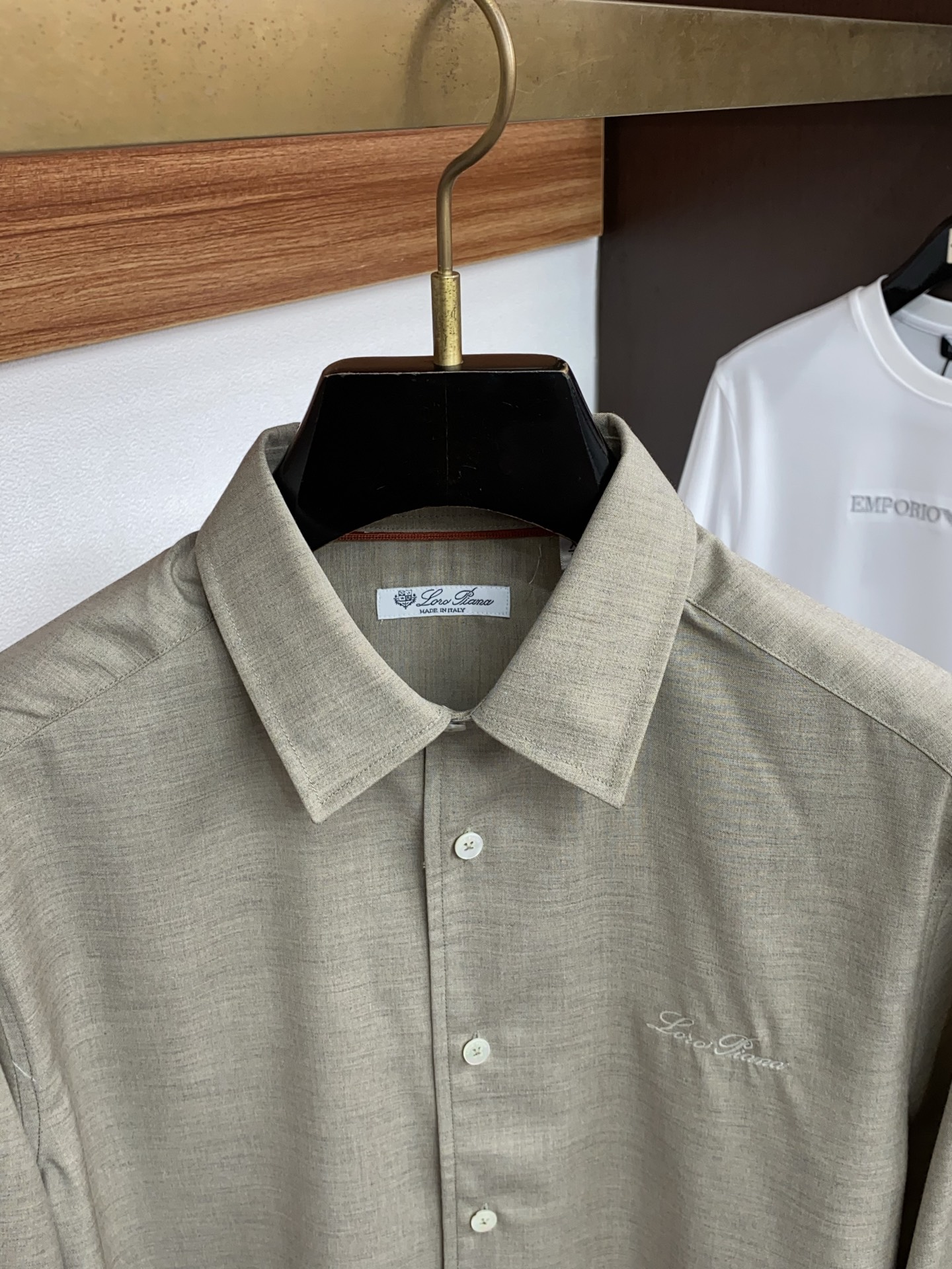 Loro Piana 诺悠翩雅 专柜最新款长袖衬衣，贸易公司渠道稀出，领先官网发售！经典休闲衬衫搭配独特
