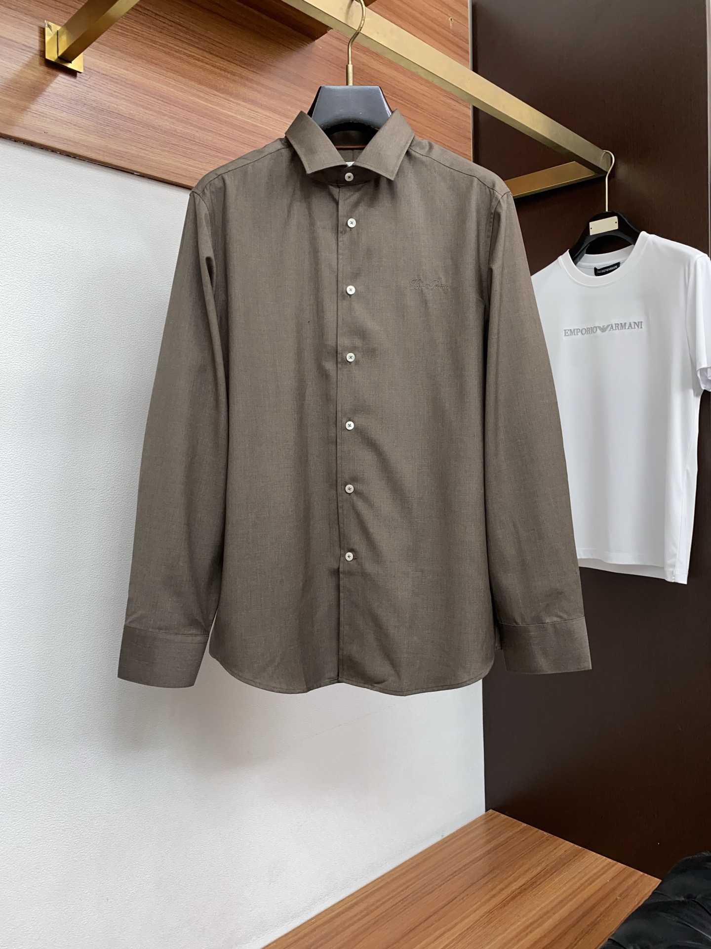 Loro Piana 诺悠翩雅 专柜最新款长袖衬衣，贸易公司渠道稀出，领先官网发售！经典休闲衬衫搭配独特