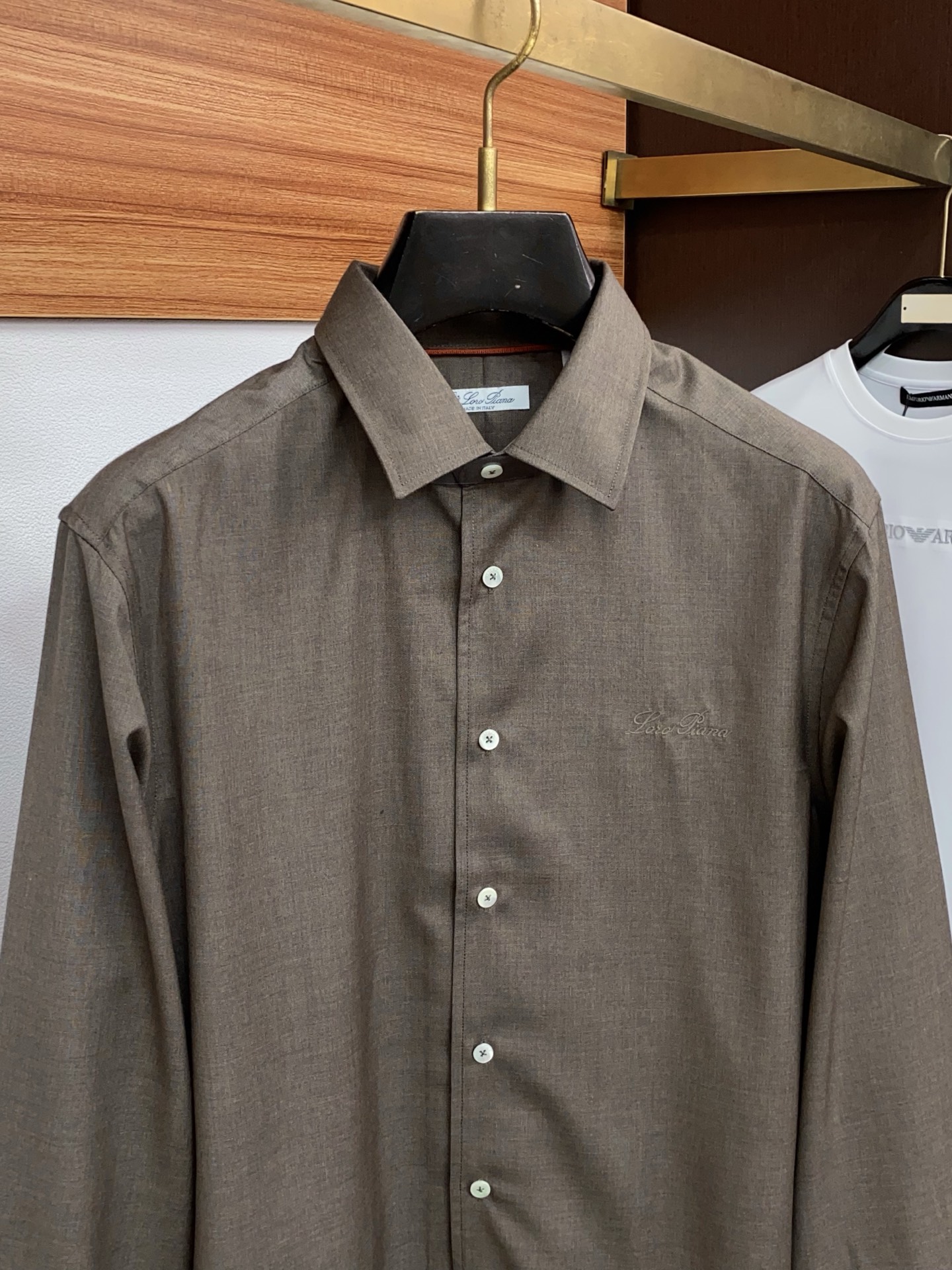 Loro Piana 诺悠翩雅 专柜最新款长袖衬衣，贸易公司渠道稀出，领先官网发售！经典休闲衬衫搭配独特