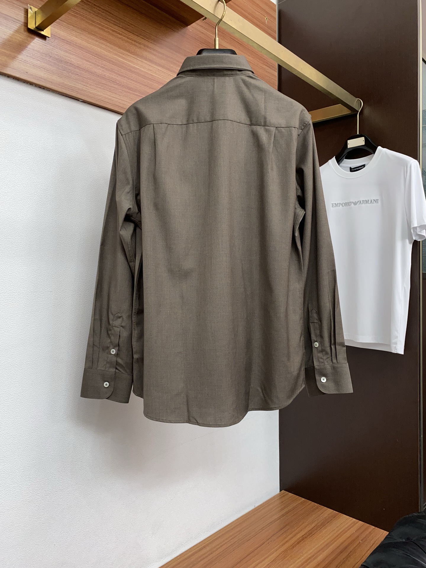 Loro Piana 诺悠翩雅 专柜最新款长袖衬衣，贸易公司渠道稀出，领先官网发售！经典休闲衬衫搭配独特