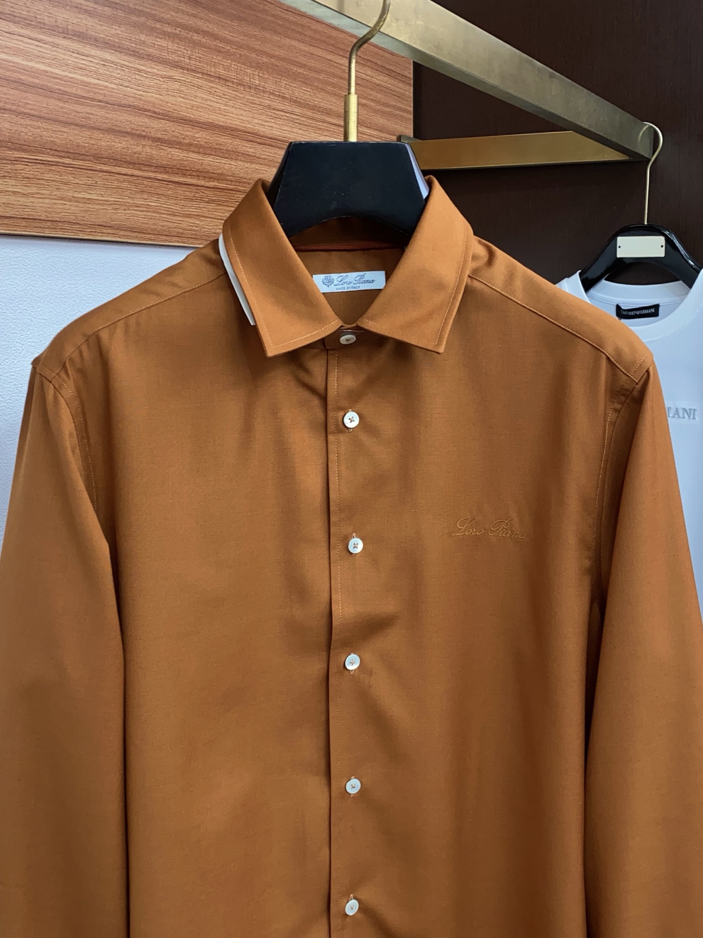 Loro Piana 诺悠翩雅 专柜最新款长袖衬衣，贸易公司渠道稀出，领先官网发售！经典休闲衬衫搭配独特