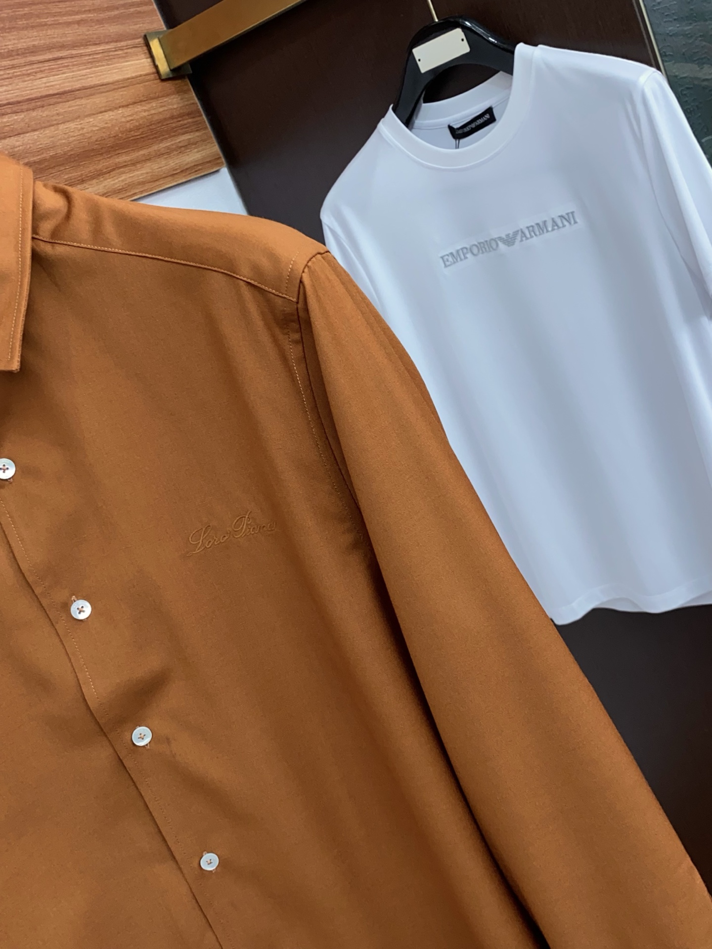 Loro Piana 诺悠翩雅 专柜最新款长袖衬衣，贸易公司渠道稀出，领先官网发售！经典休闲衬衫搭配独特