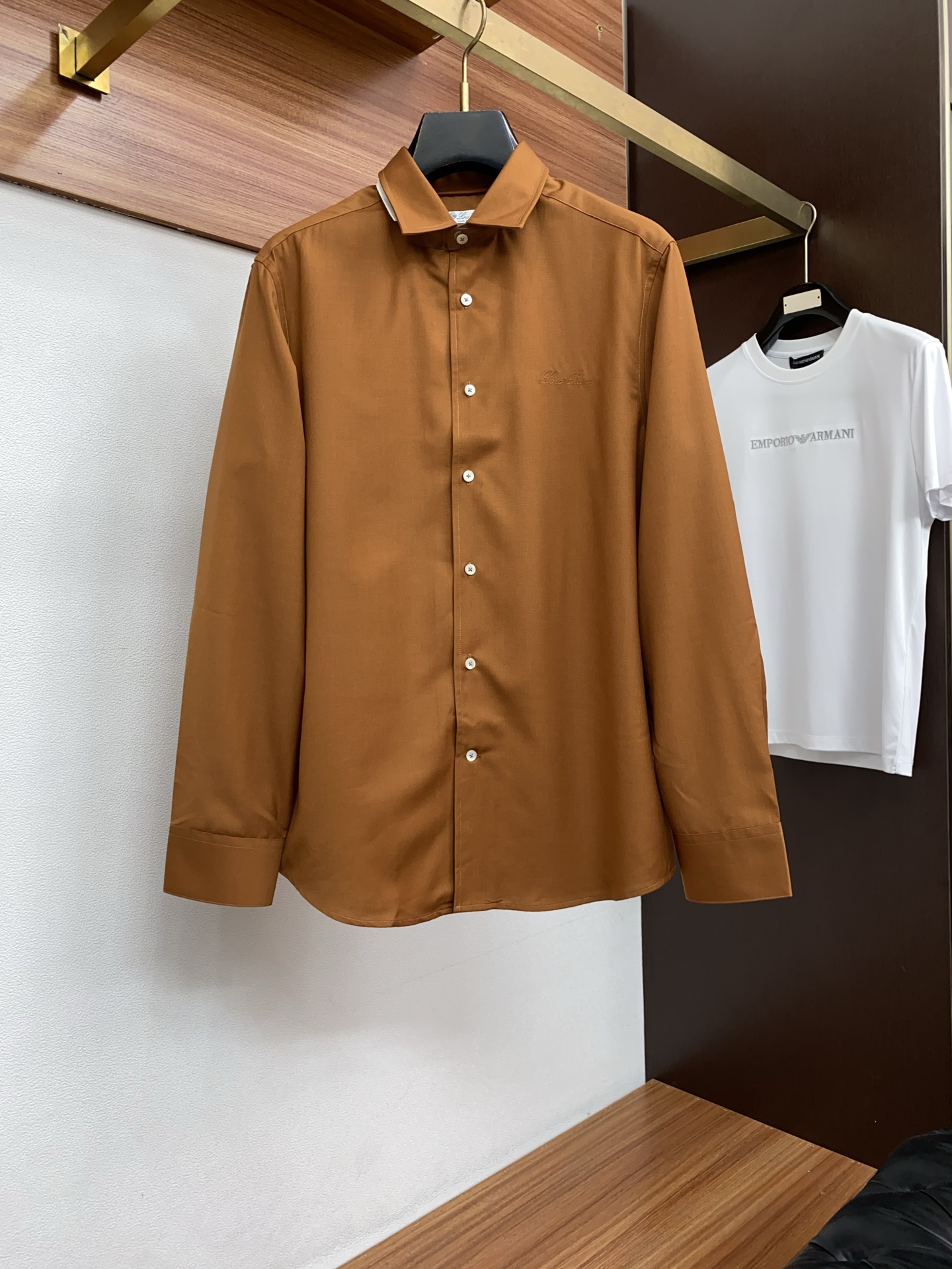 Loro Piana 诺悠翩雅 专柜最新款长袖衬衣，贸易公司渠道稀出，领先官网发售！经典休闲衬衫搭配独特