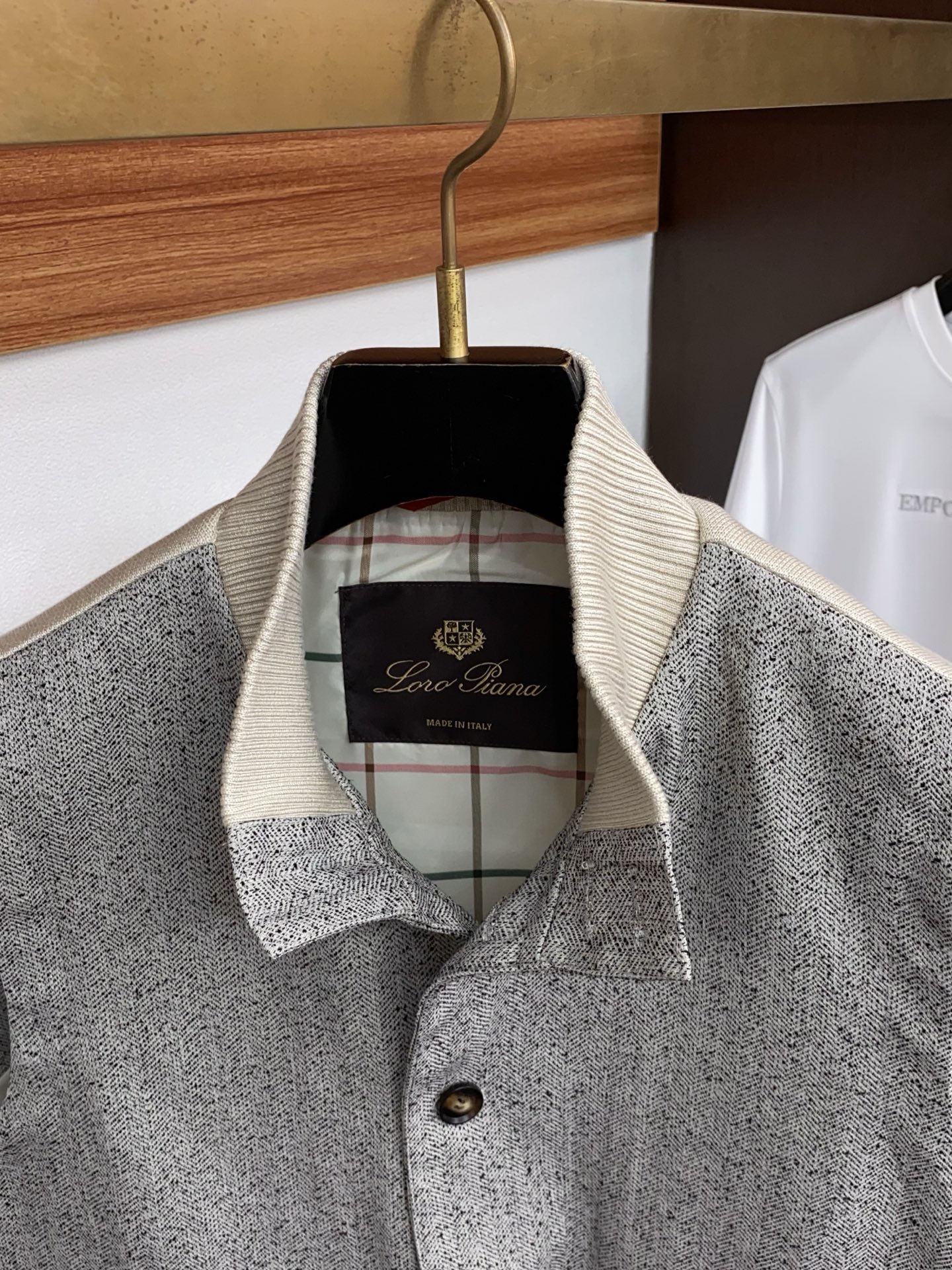 Loro Piana 诺悠翩雅 2026新款男士休闲定制立领马甲外套。穿上简约干练的休闲 又是活力满满的