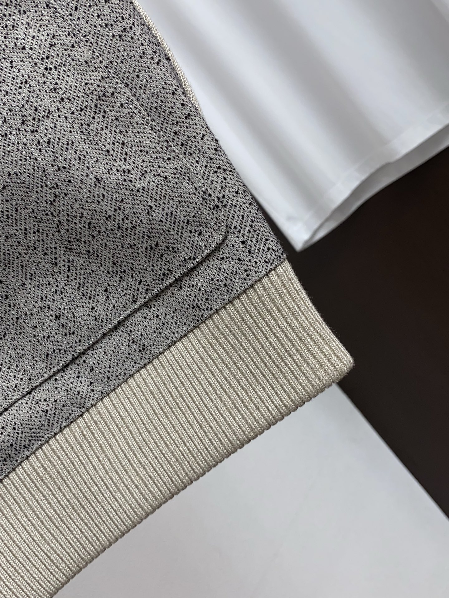 Loro Piana 诺悠翩雅 2026新款男士休闲定制立领马甲外套。穿上简约干练的休闲 又是活力满满的