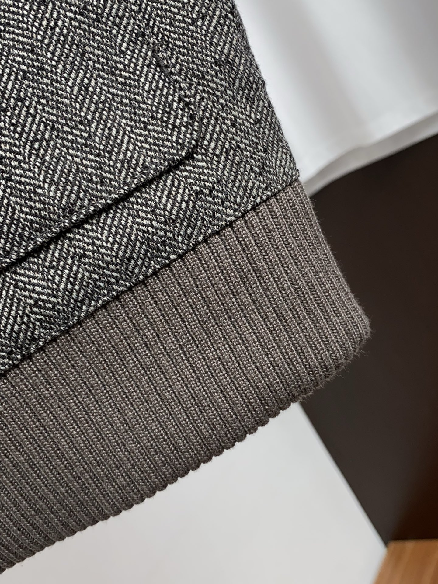 Loro Piana 诺悠翩雅 2026新款男士休闲定制立领马甲外套。穿上简约干练的休闲 又是活力满满的