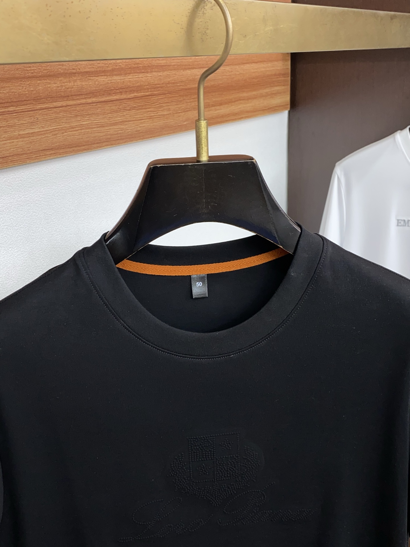 Loro piana 诺悠翩雅 26春夏秀款顶级定制100棉夏装T恤新品柔透、舒适、透气性佳、轻盈有垂感