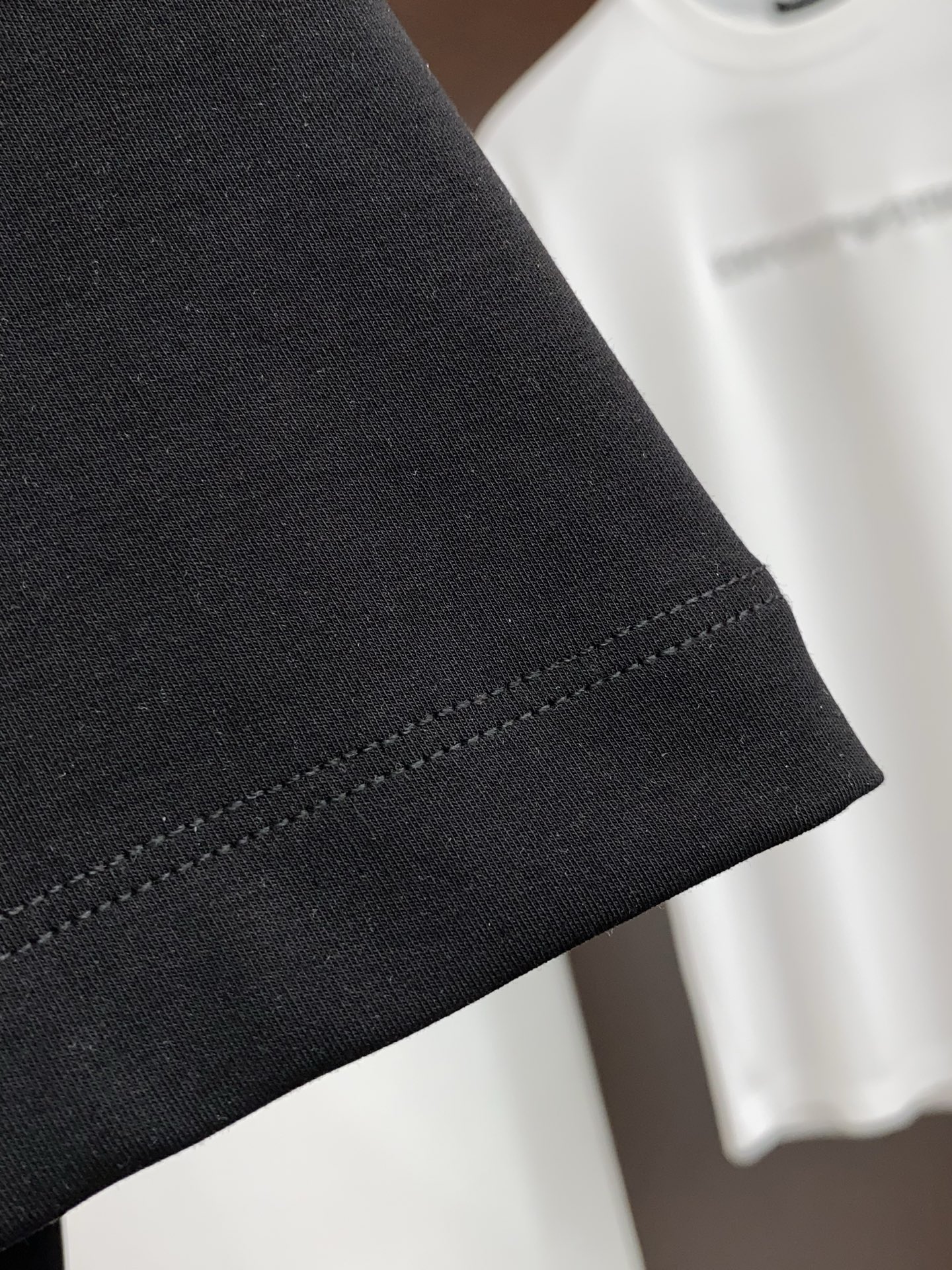 Loro piana 诺悠翩雅 26春夏秀款顶级定制100棉夏装T恤新品柔透、舒适、透气性佳、轻盈有垂感