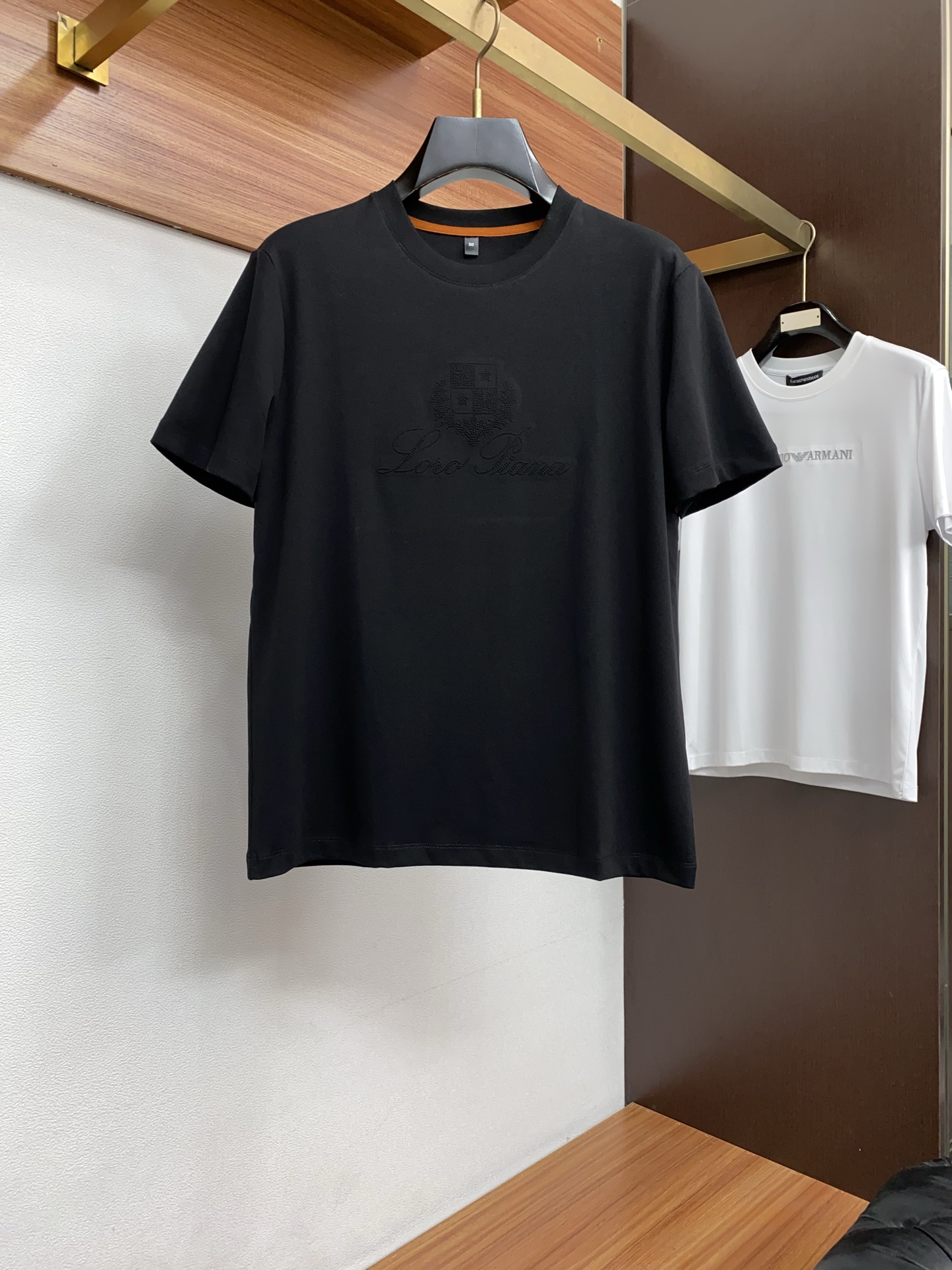 Loro piana 诺悠翩雅 26春夏秀款顶级定制100棉夏装T恤新品柔透、舒适、透气性佳、轻盈有垂感