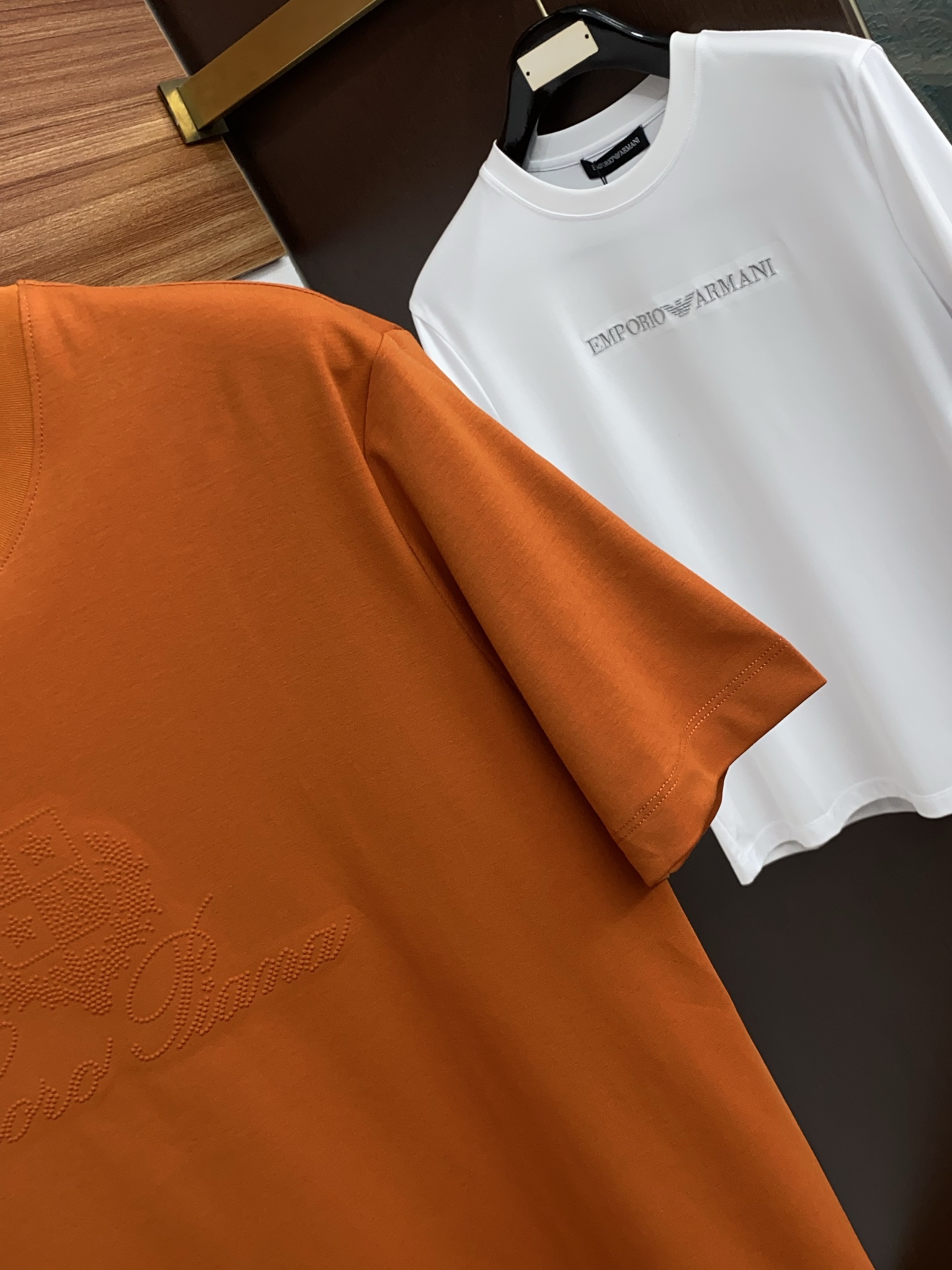 Loro piana 诺悠翩雅 26春夏秀款顶级定制100棉夏装T恤新品柔透、舒适、透气性佳、轻盈有垂感