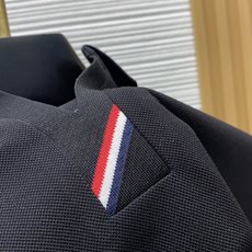 蒙口 2026s经典时尚翻领 Polo衫短袖 ,贸易公司渠道订单,简约大气,时尚百搭,品相更是无法挑剔! 蒙口 2026s经典时尚翻领 Polo衫短袖 ,贸易公司渠道订单,简约大气,时尚百搭,品相更是无法挑剔!