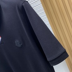 蒙口 2026s经典时尚翻领 Polo衫短袖 ,贸易公司渠道订单,简约大气,时尚百搭,品相更是无法挑剔! 蒙口 2026s经典时尚翻领 Polo衫短袖 ,贸易公司渠道订单,简约大气,时尚百搭,品相更是无法挑剔!