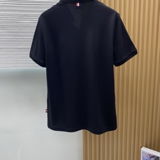 蒙口 2026s经典时尚翻领 Polo衫短袖 ,贸易公司渠道订单,简约大气,时尚百搭,品相更是无法挑剔! 蒙口 2026s经典时尚翻领 Polo衫短袖 ,贸易公司渠道订单,简约大气,时尚百搭,品相更是无法挑剔!