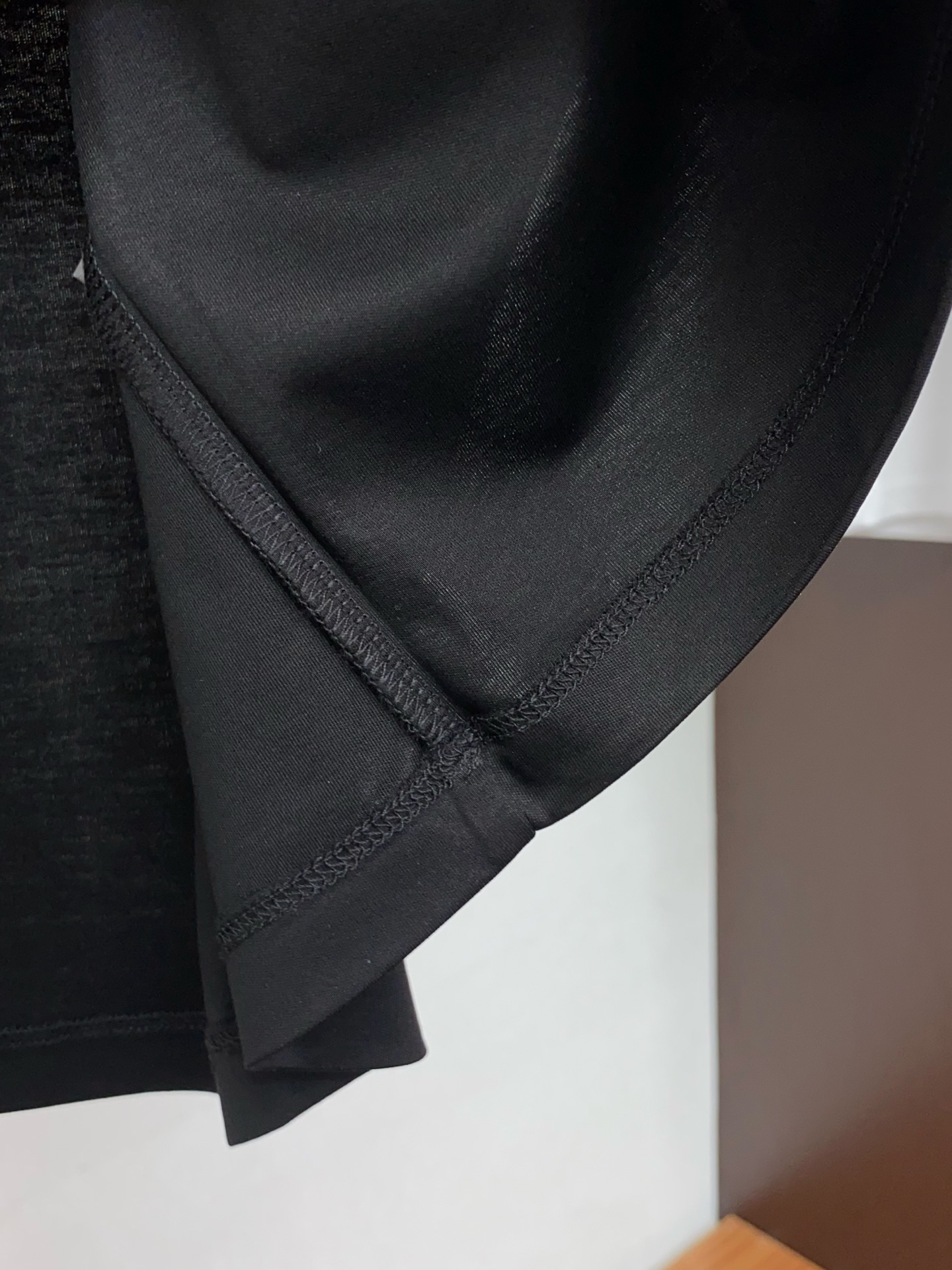 高级定制 2026新款短袖 百搭款式 任何人都可以轻松驾驭 面料全订制工艺 高定一等品丝光棉面料 面料手