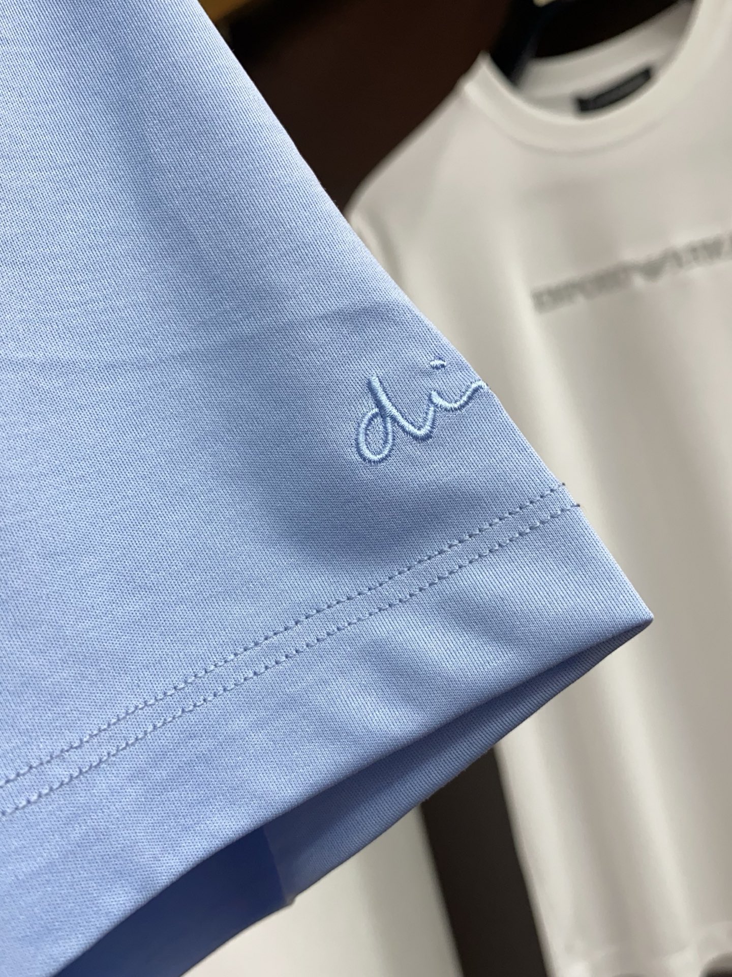 高级定制 2026新款短袖 百搭款式 任何人都可以轻松驾驭 面料全订制工艺 高定一等品丝光棉面料 面料手