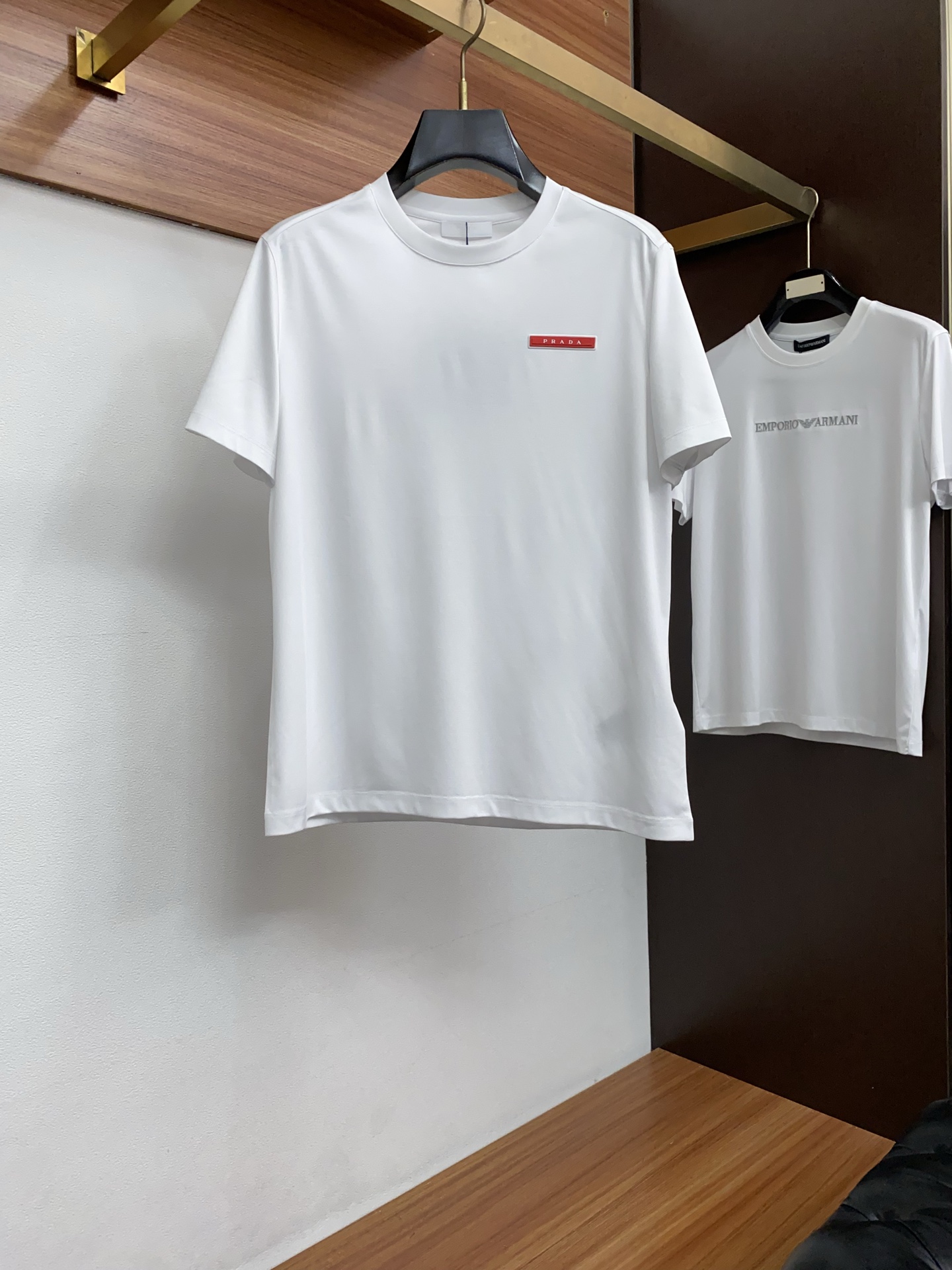 普拉达 高级定制 2026新款短袖 百搭款式 任何人都可以轻松驾驭 面料全订制工艺 高定一等品丝光棉面料