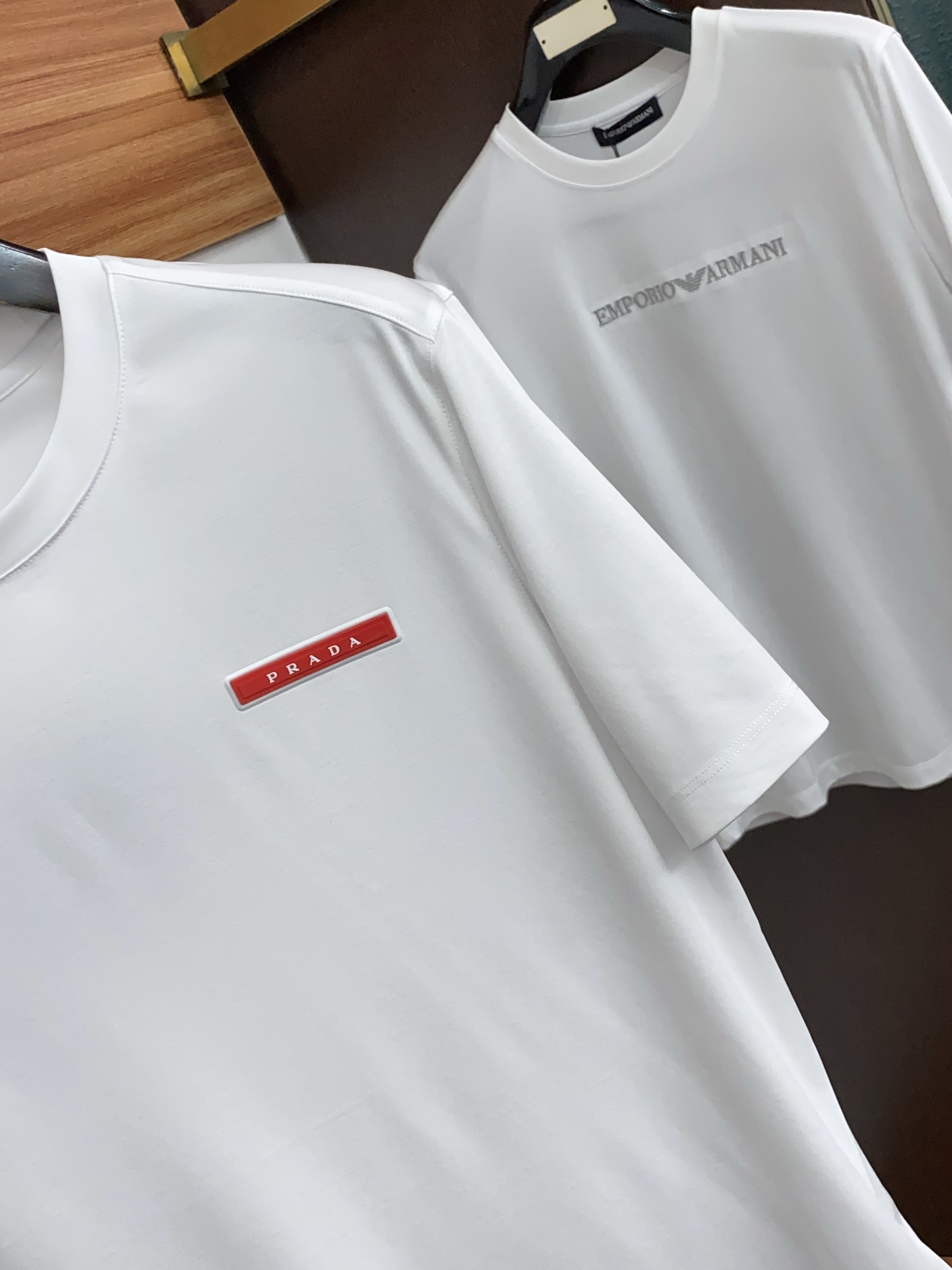 普拉达 高级定制 2026新款短袖 百搭款式 任何人都可以轻松驾驭 面料全订制工艺 高定一等品丝光棉面料