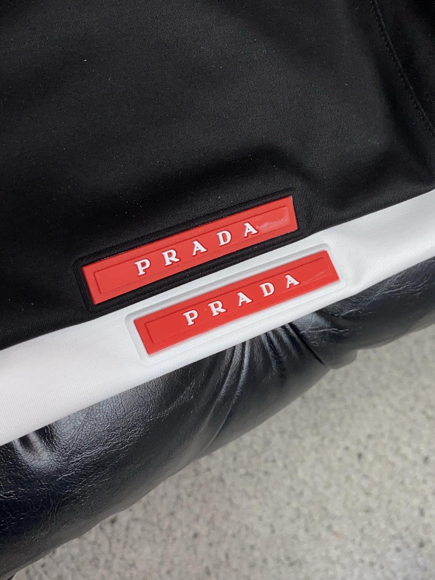 普拉达 高级定制 2026新款短袖 百搭款式 任何人都可以轻松驾驭 面料全订制工艺 高定一等品丝光棉面料