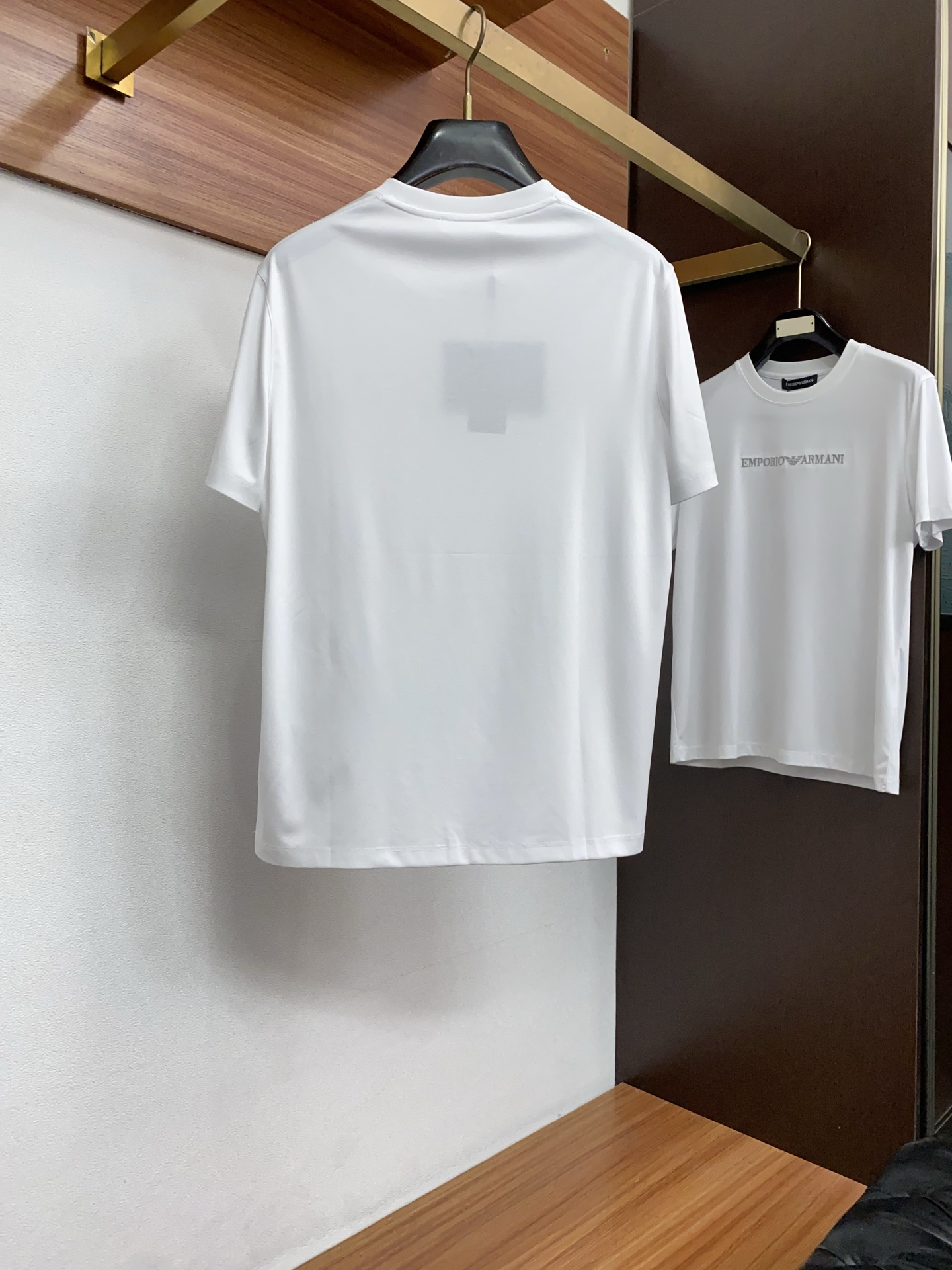 普拉达 高级定制 2026新款短袖 百搭款式 任何人都可以轻松驾驭 面料全订制工艺 高定一等品丝光棉面料